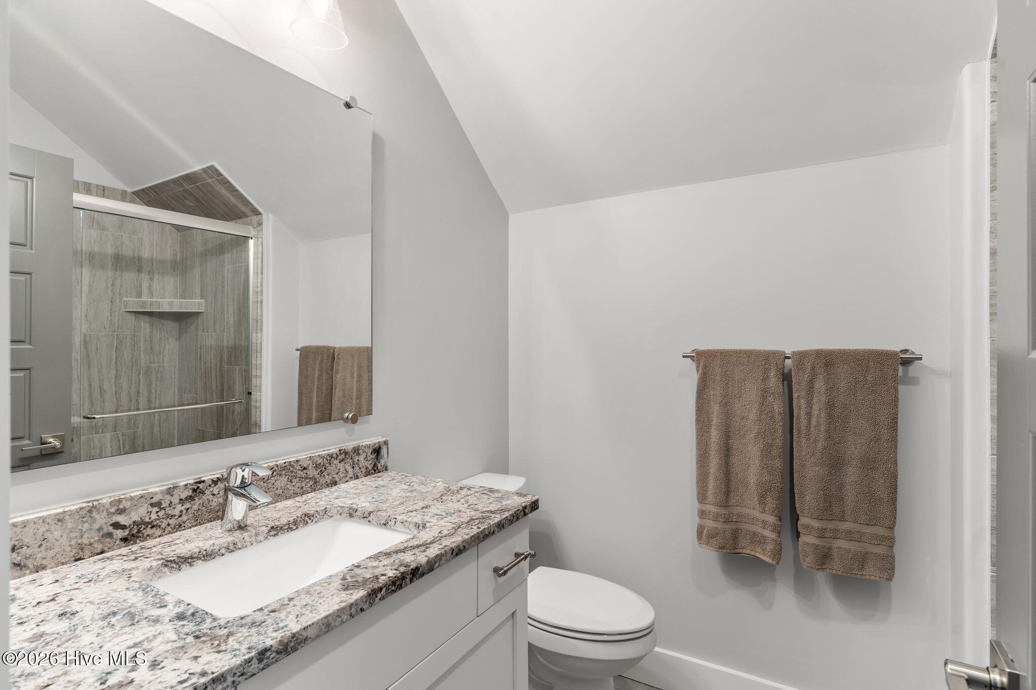 100568517 | Photo 35