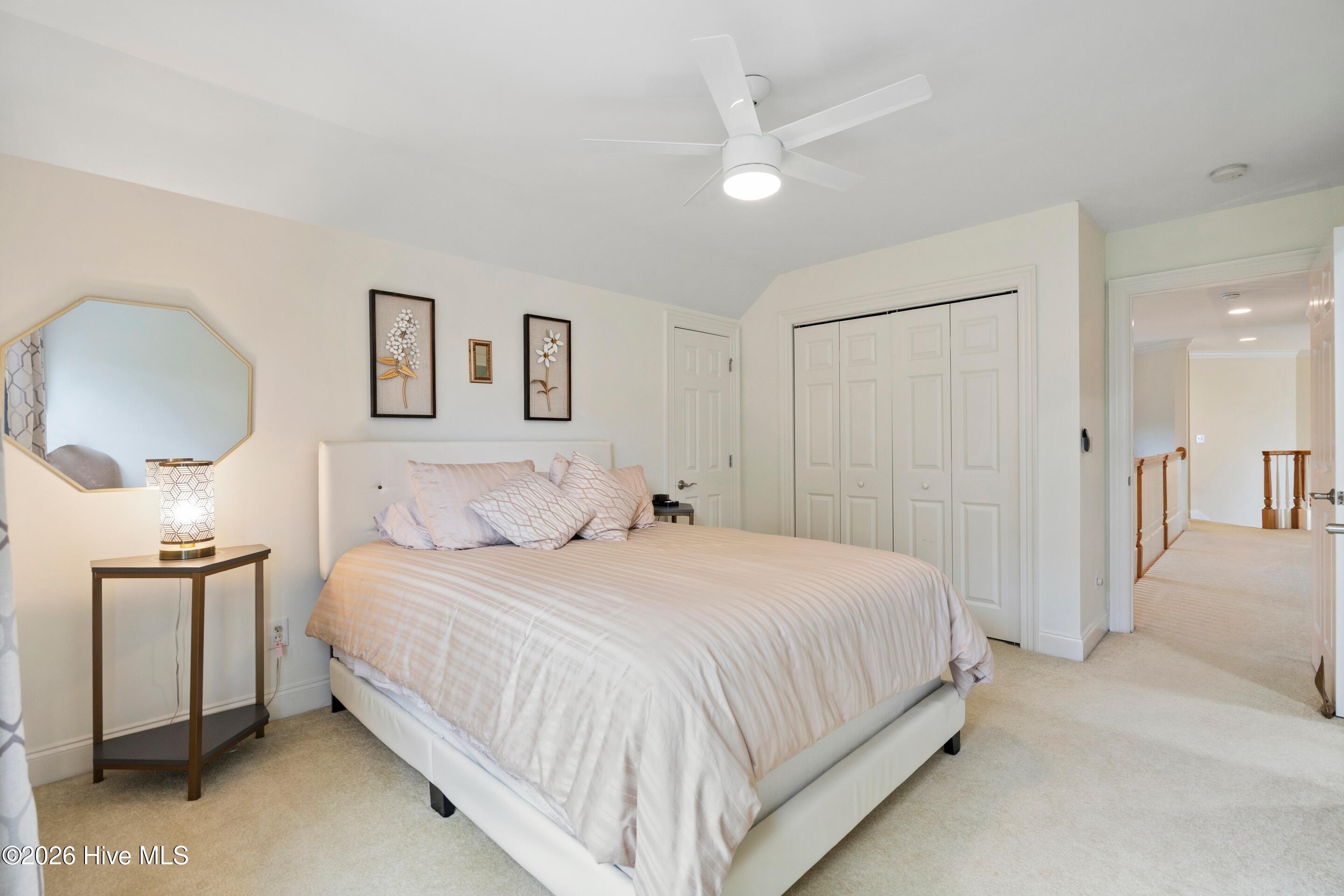 100548933 | Photo 54