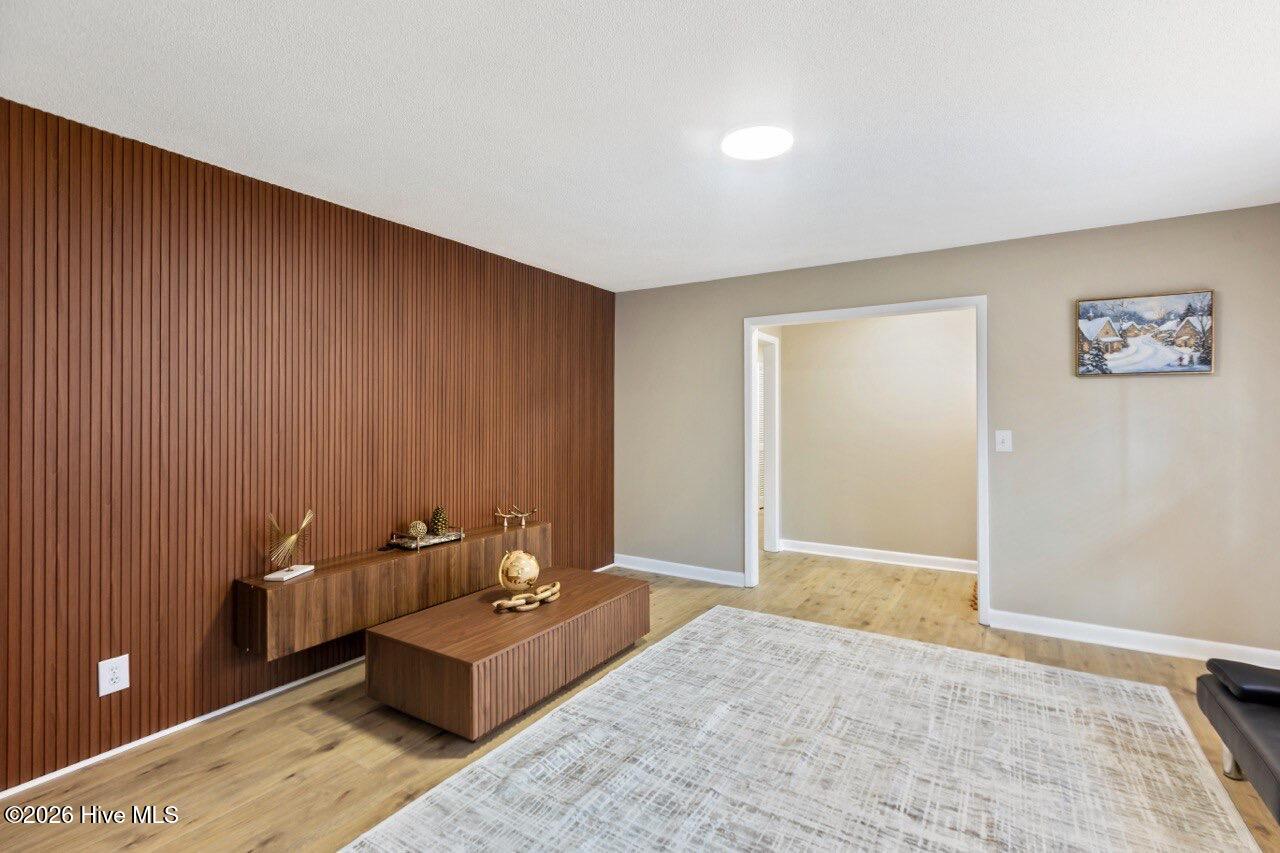 100562203 | Photo 15