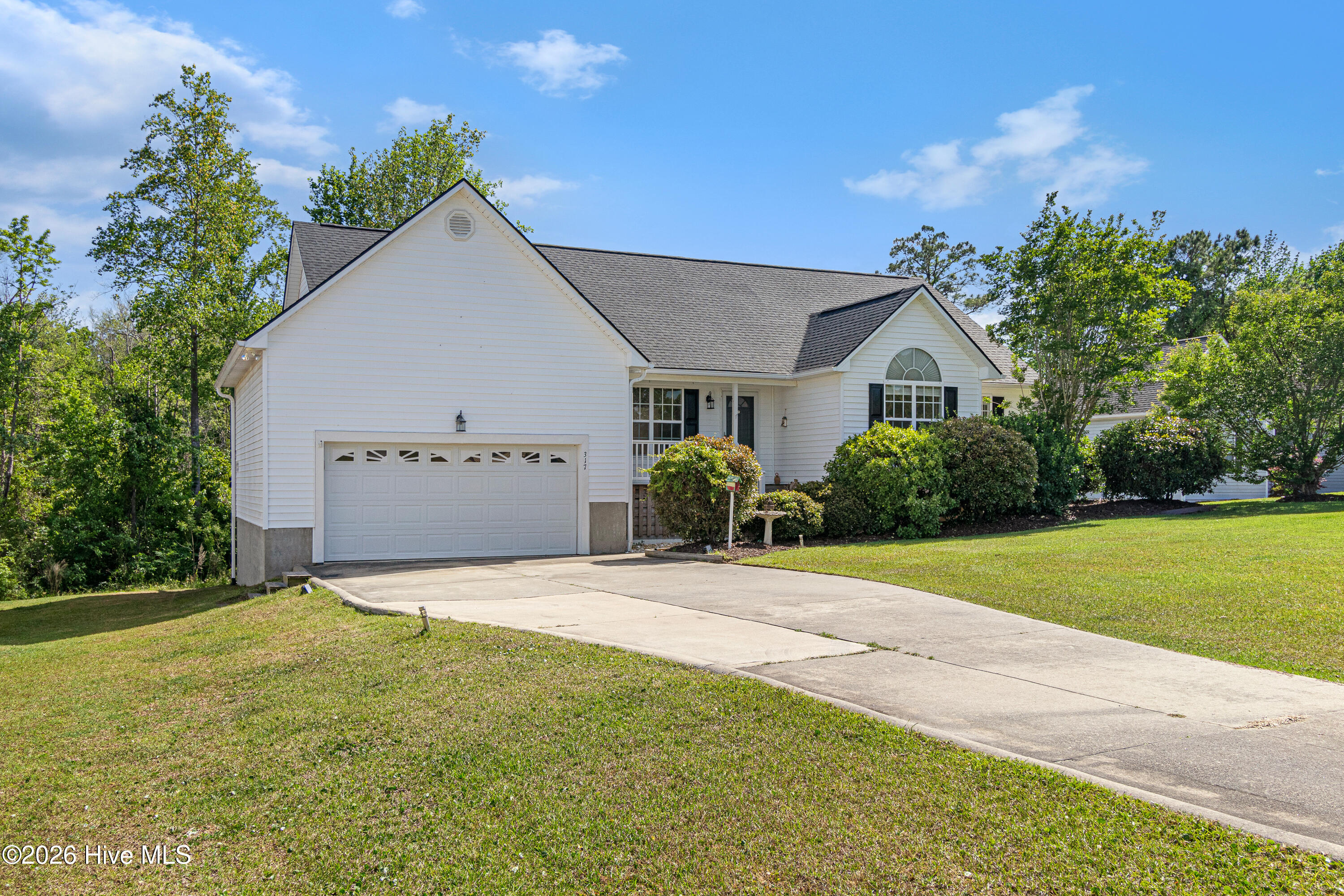 100570651 | Photo 36