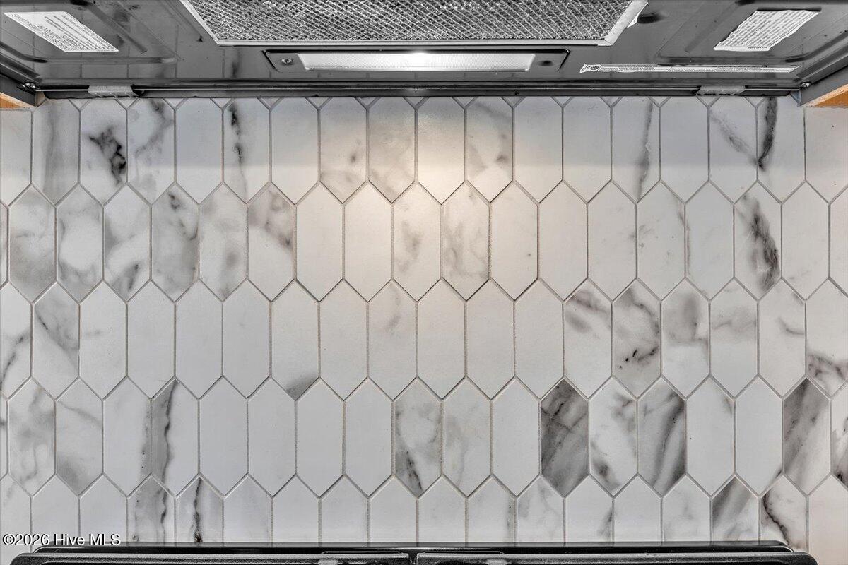 100548797 | Photo 39