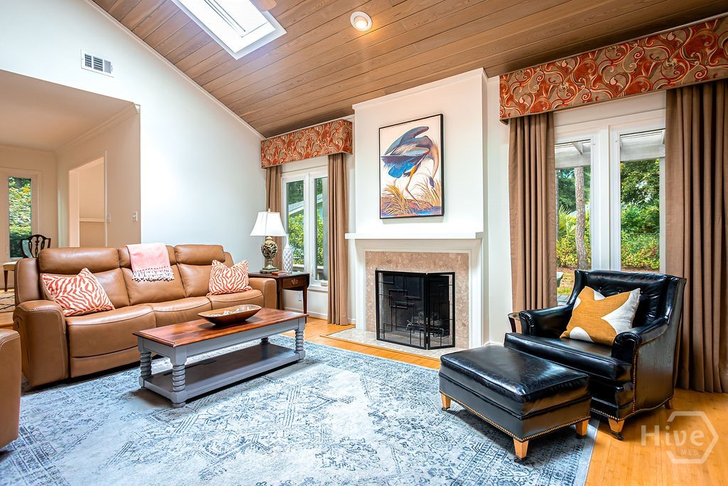 Photo 1 of Single family home for sale at 2 Bray Ln, Savannah, GA 31411 | MLS# SA362530 | Listing updated on 2026-10-20