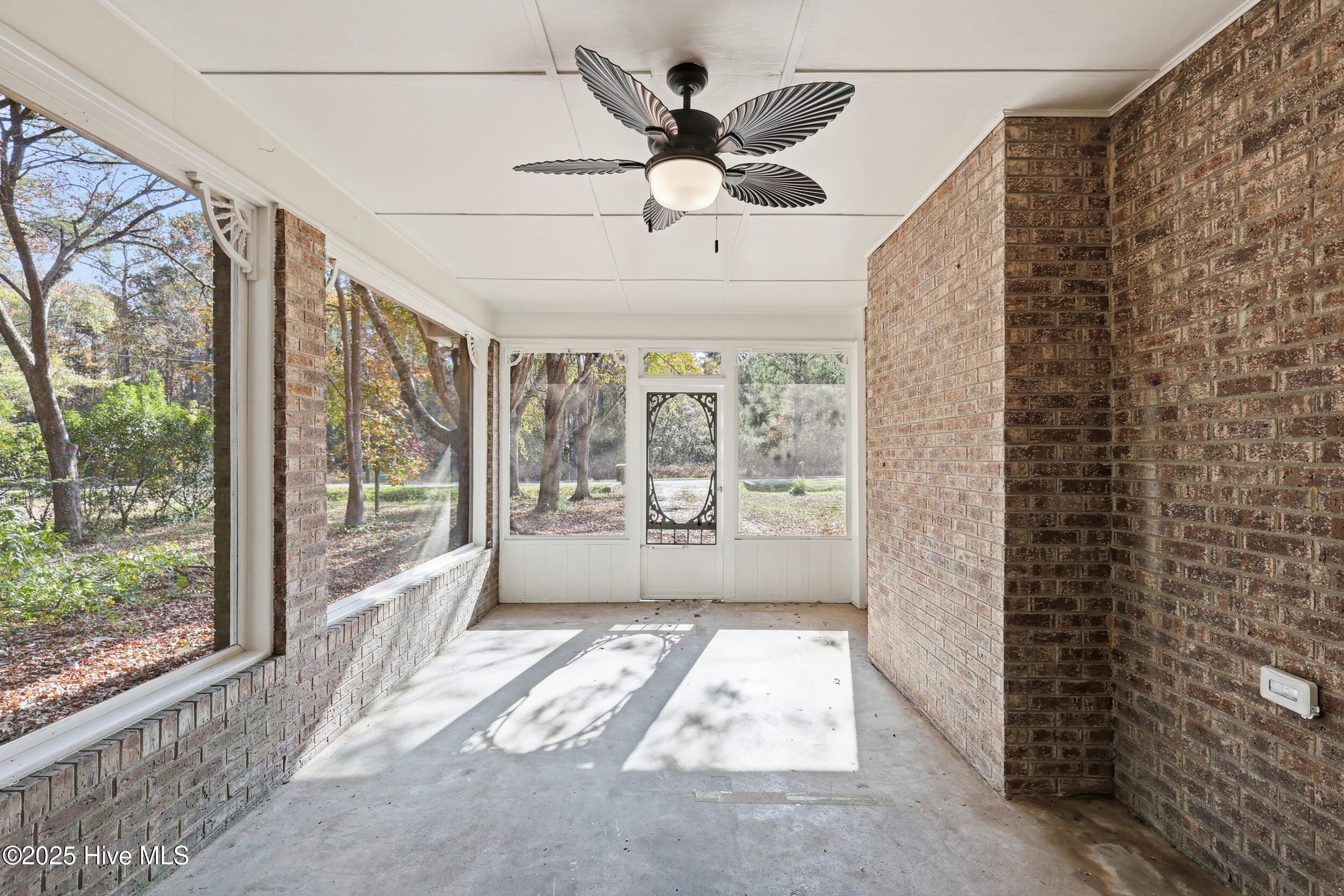 100542966 | Photo 29