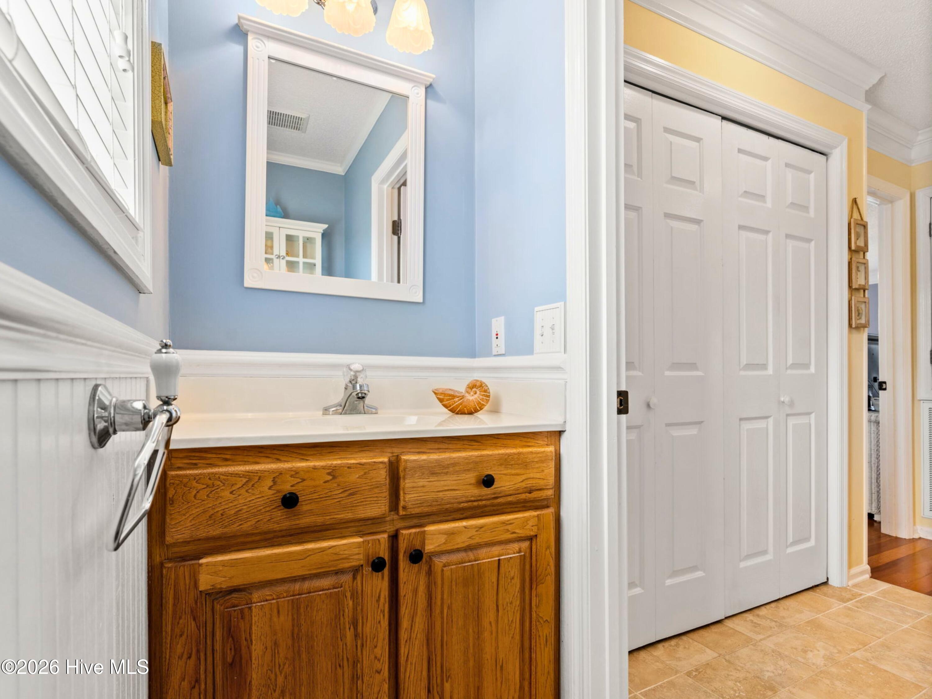 100564720 | Photo 23