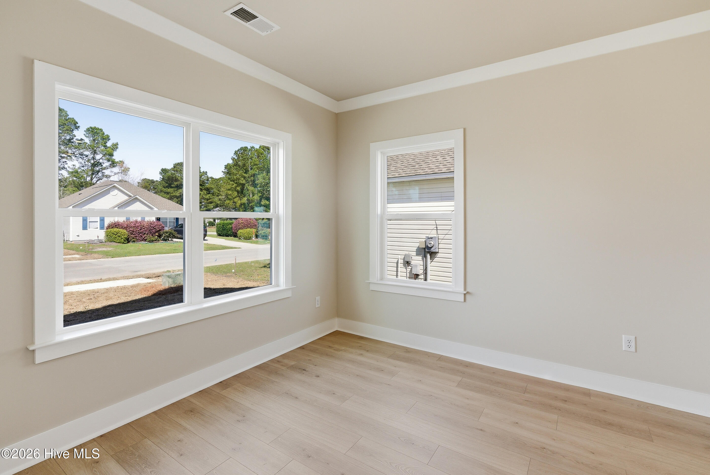 100547597 | Photo 14