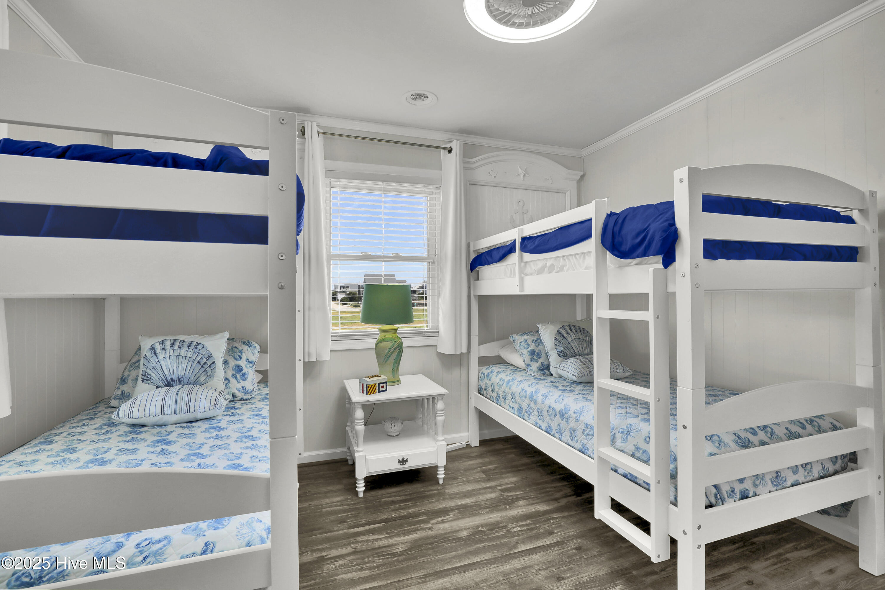 100531386 | Photo 17