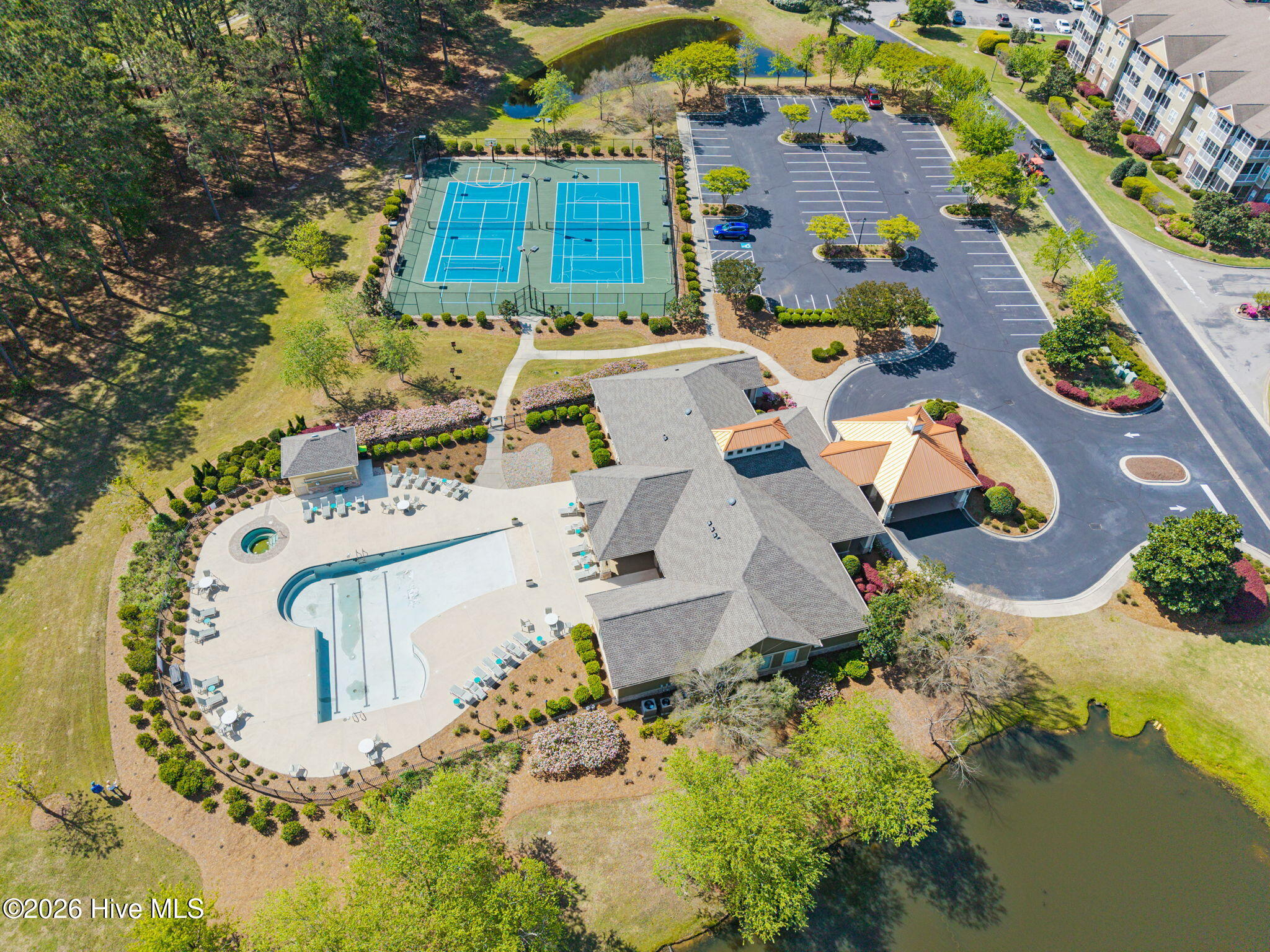 100564784 | Photo 62