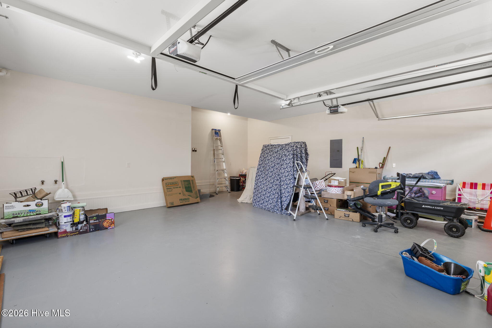 100563951 | Photo 42