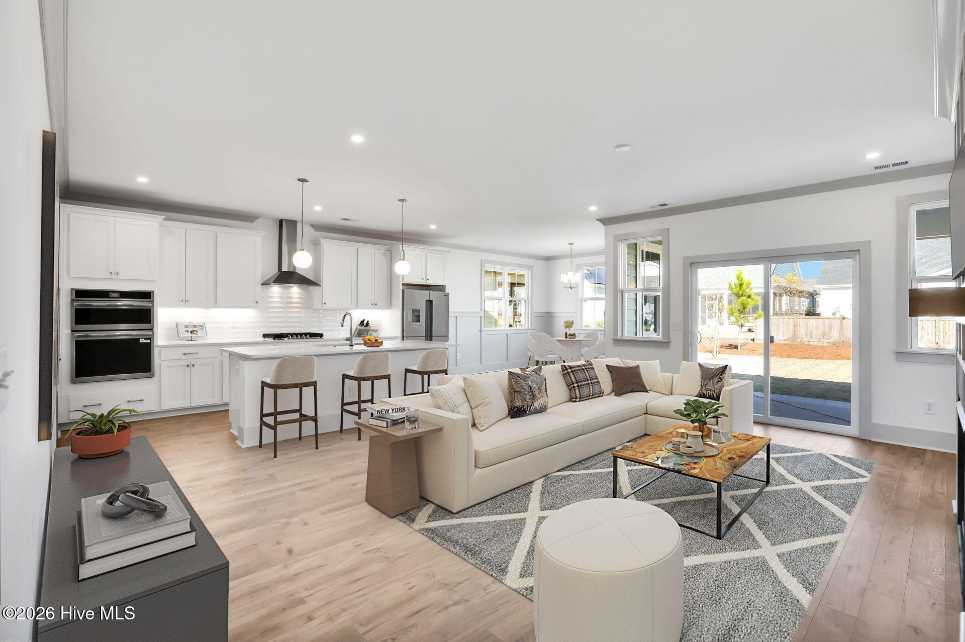 100446979 | Photo 33