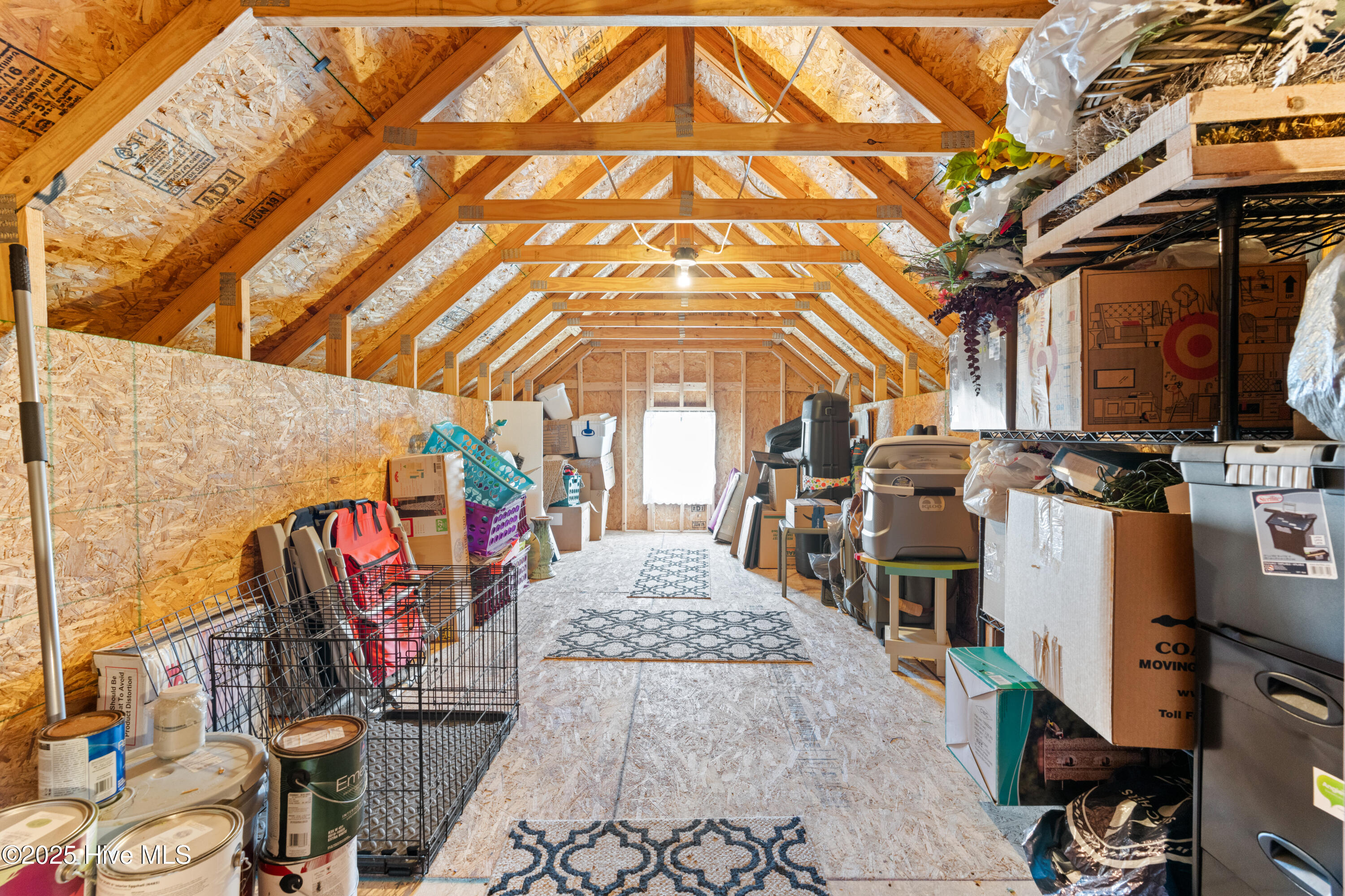 100515849 | Photo 36