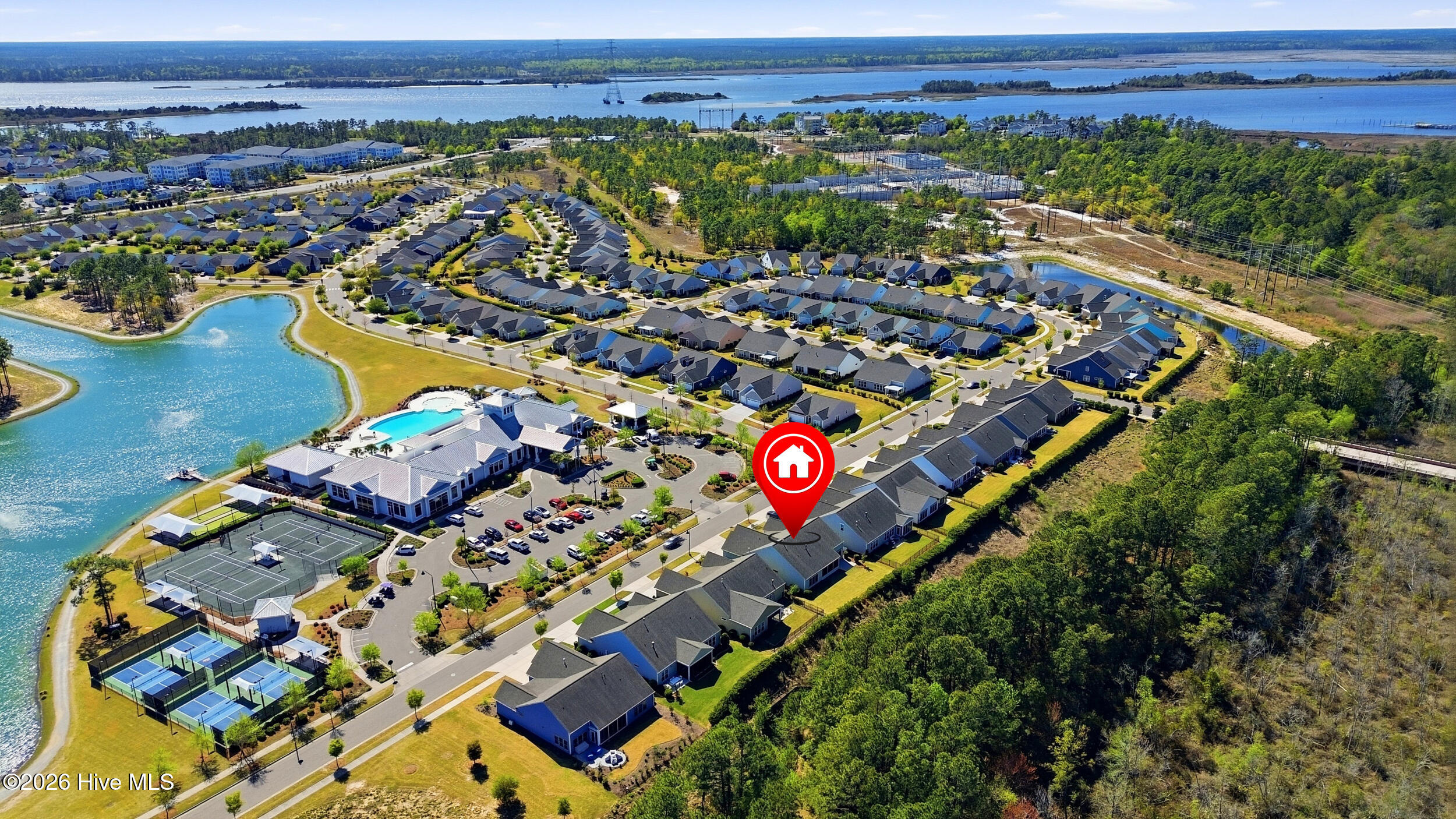 100565292 | Photo 47