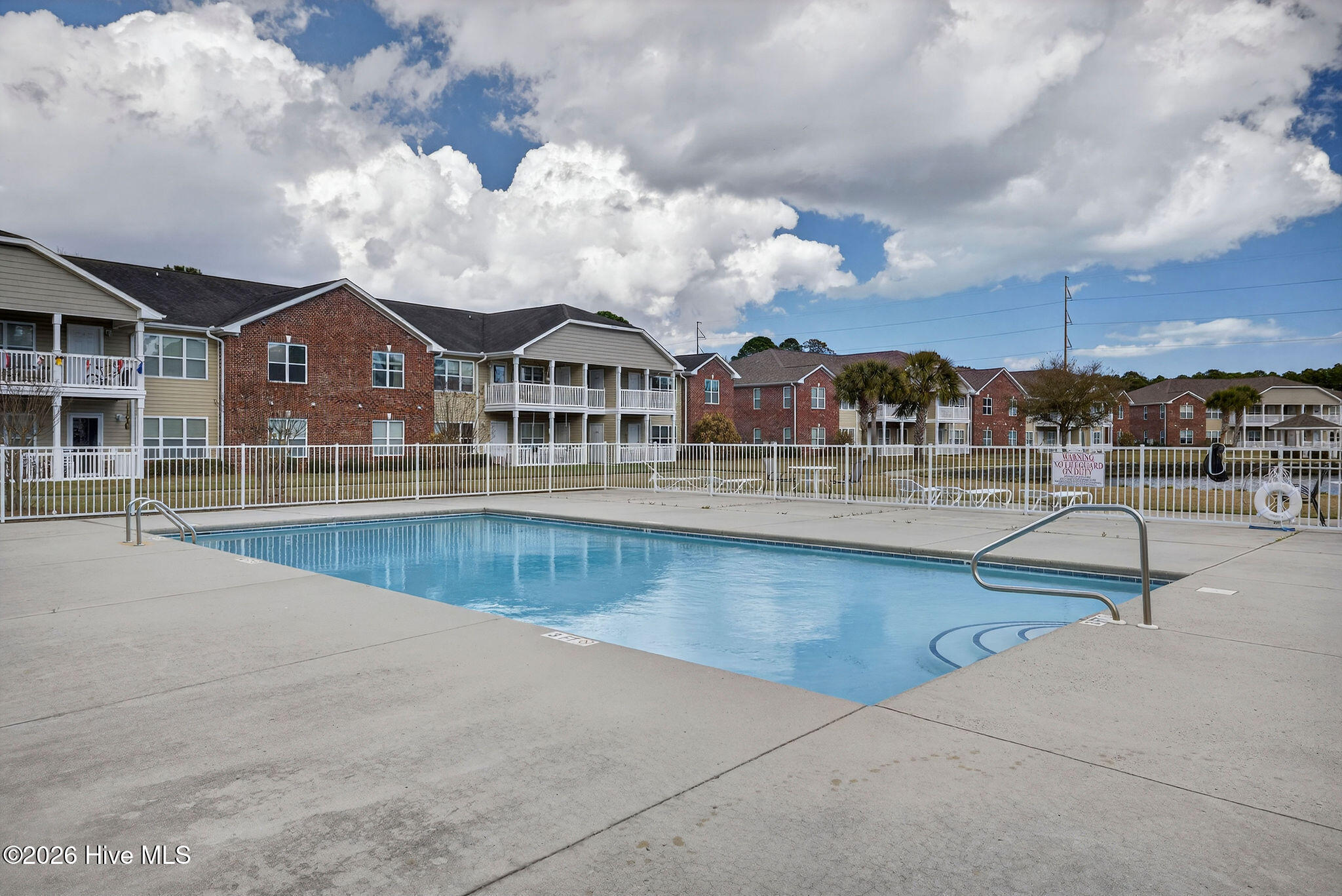 100559380 | Photo 35