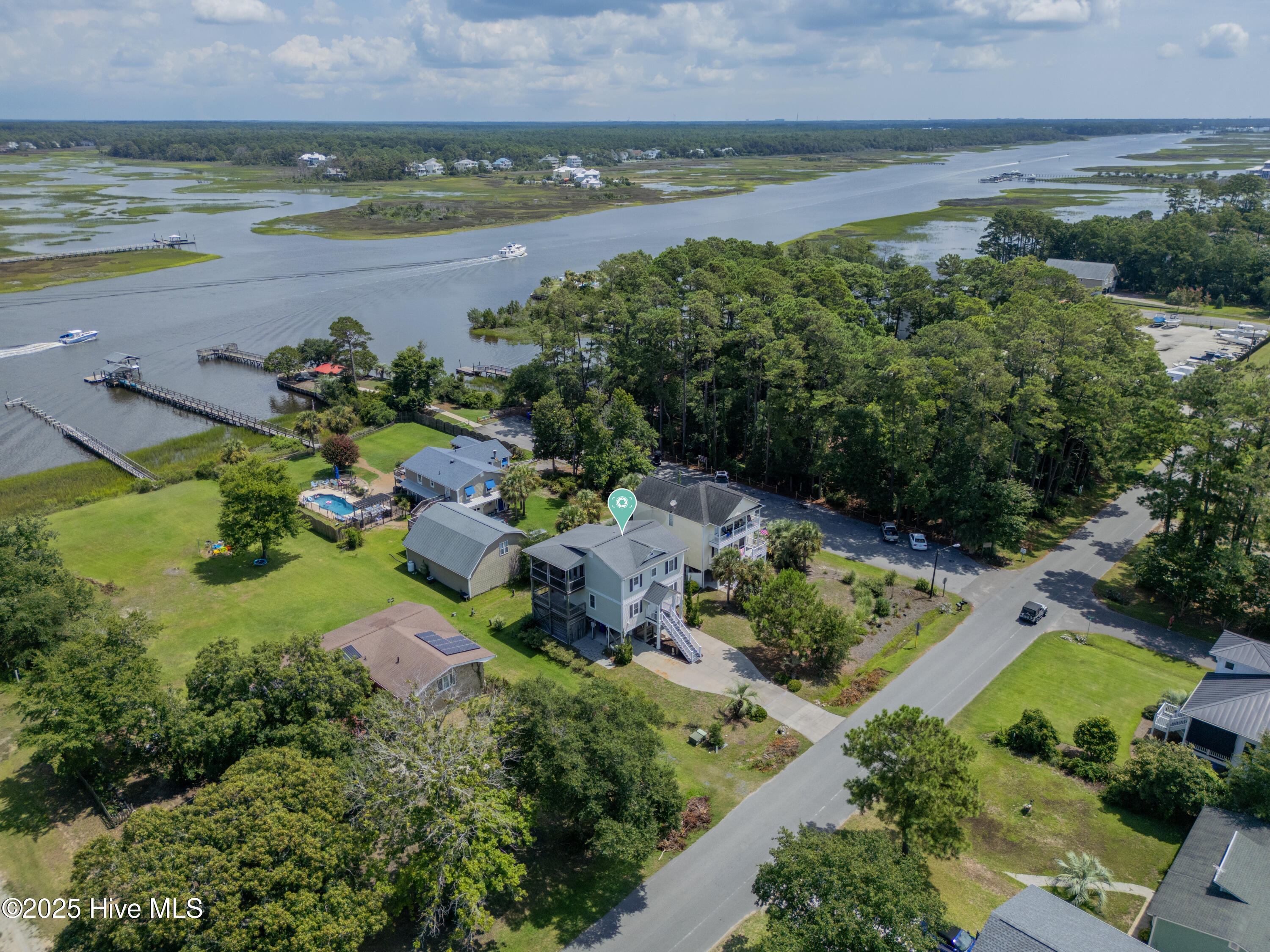 100522318 | Photo 33