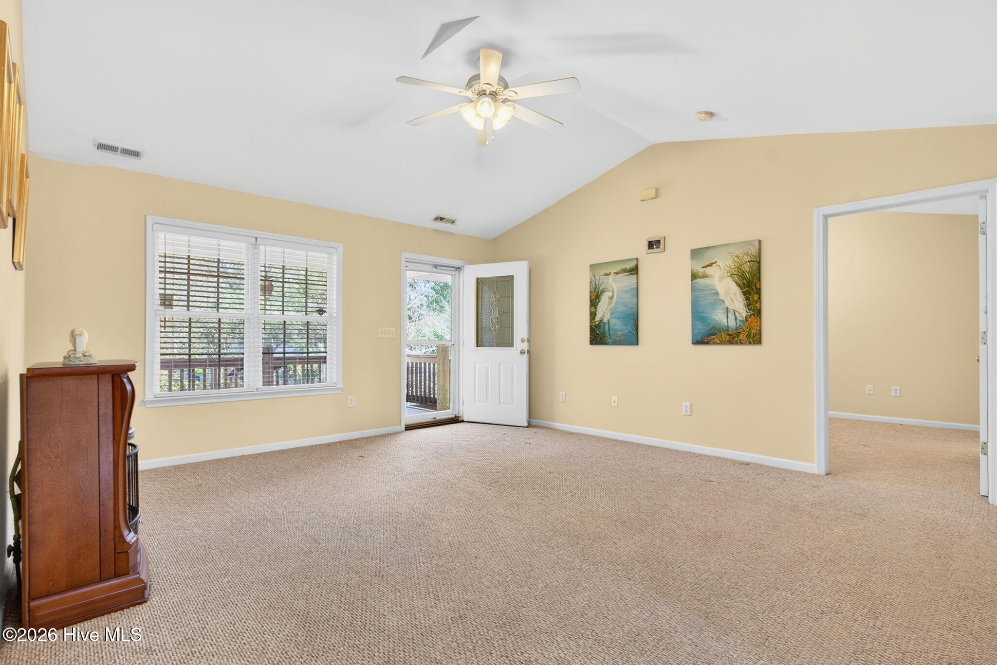 100558532 | Photo 13