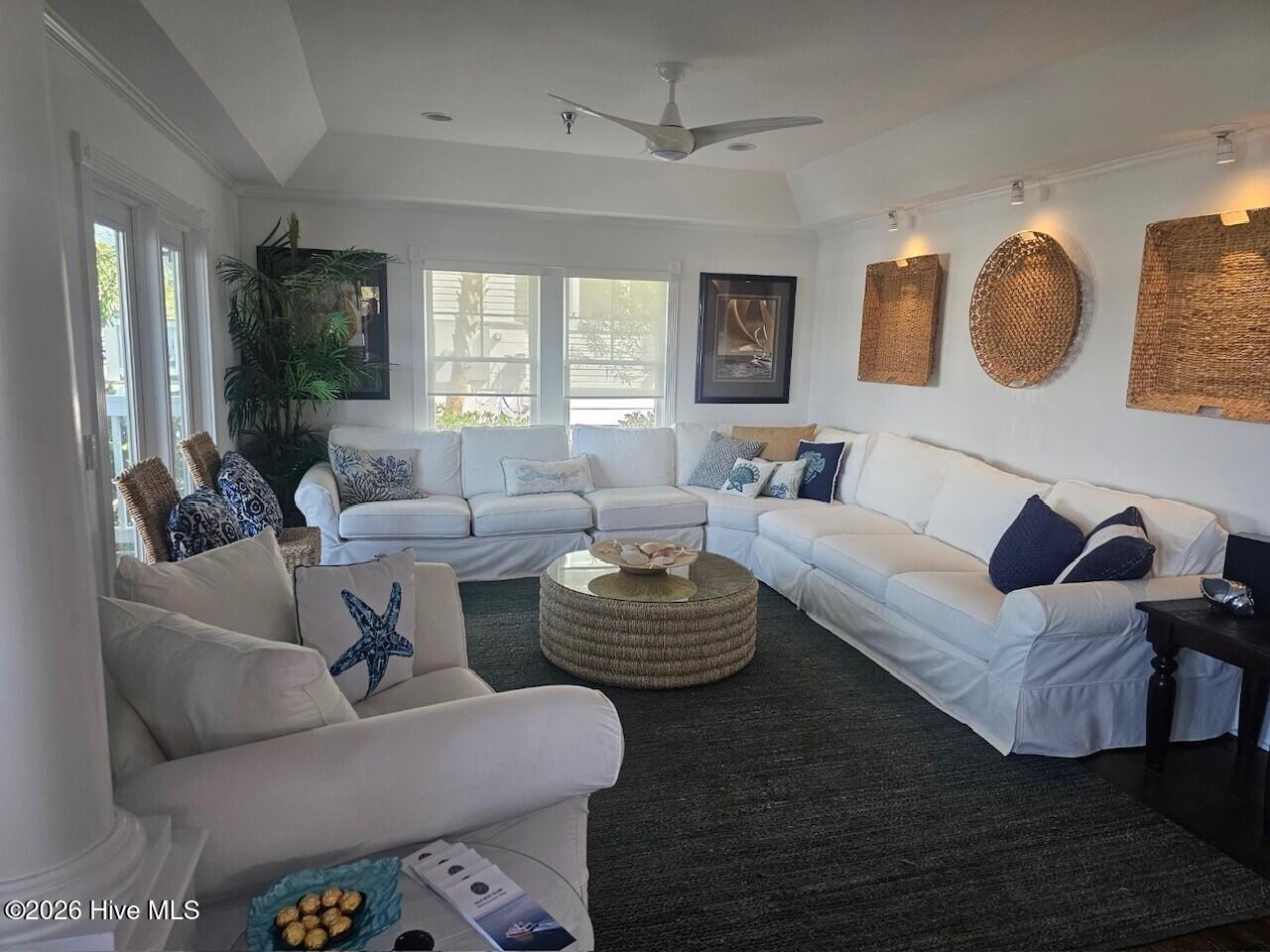 100559569 | Photo 12