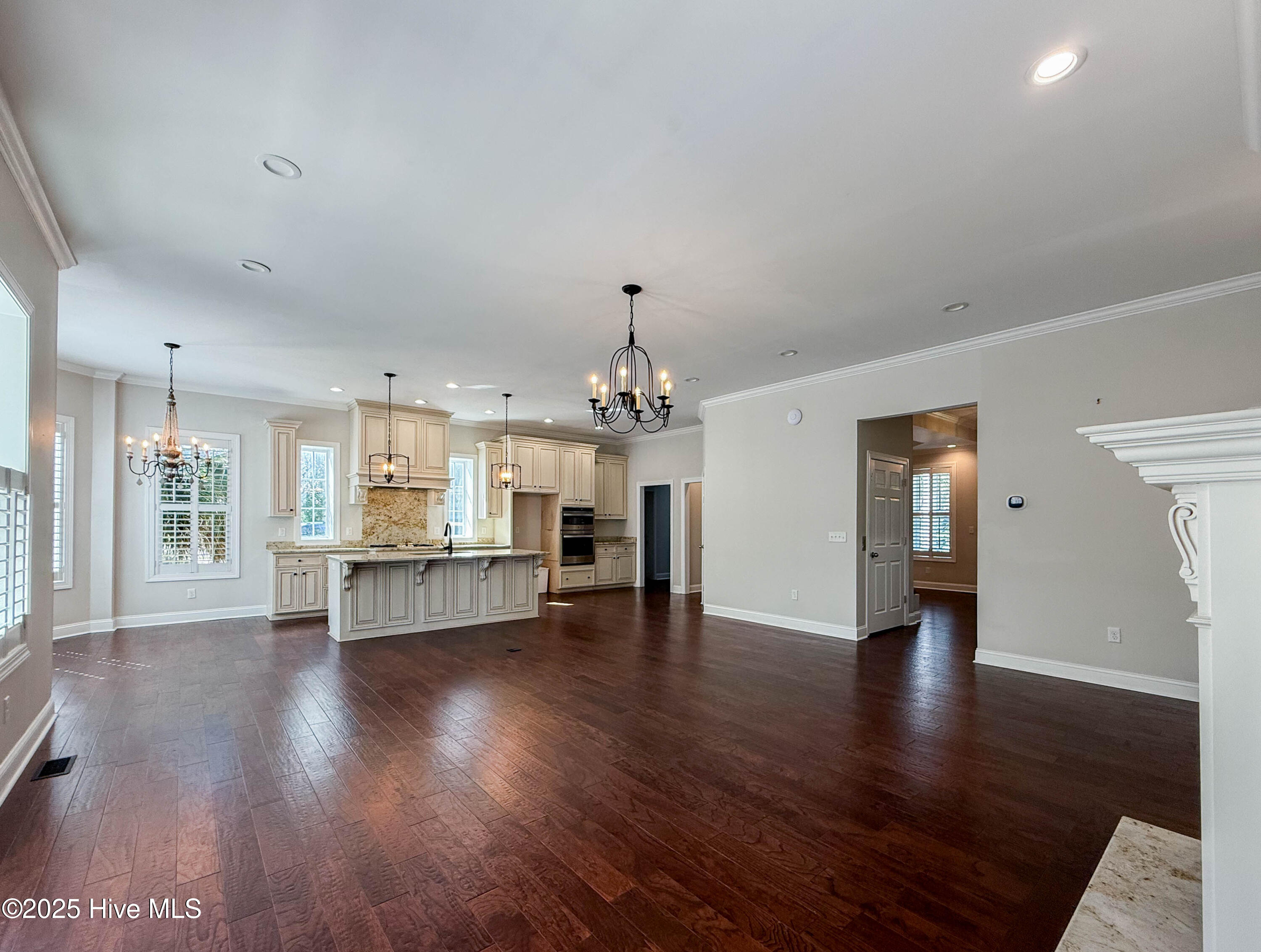 100537477 | Photo 18