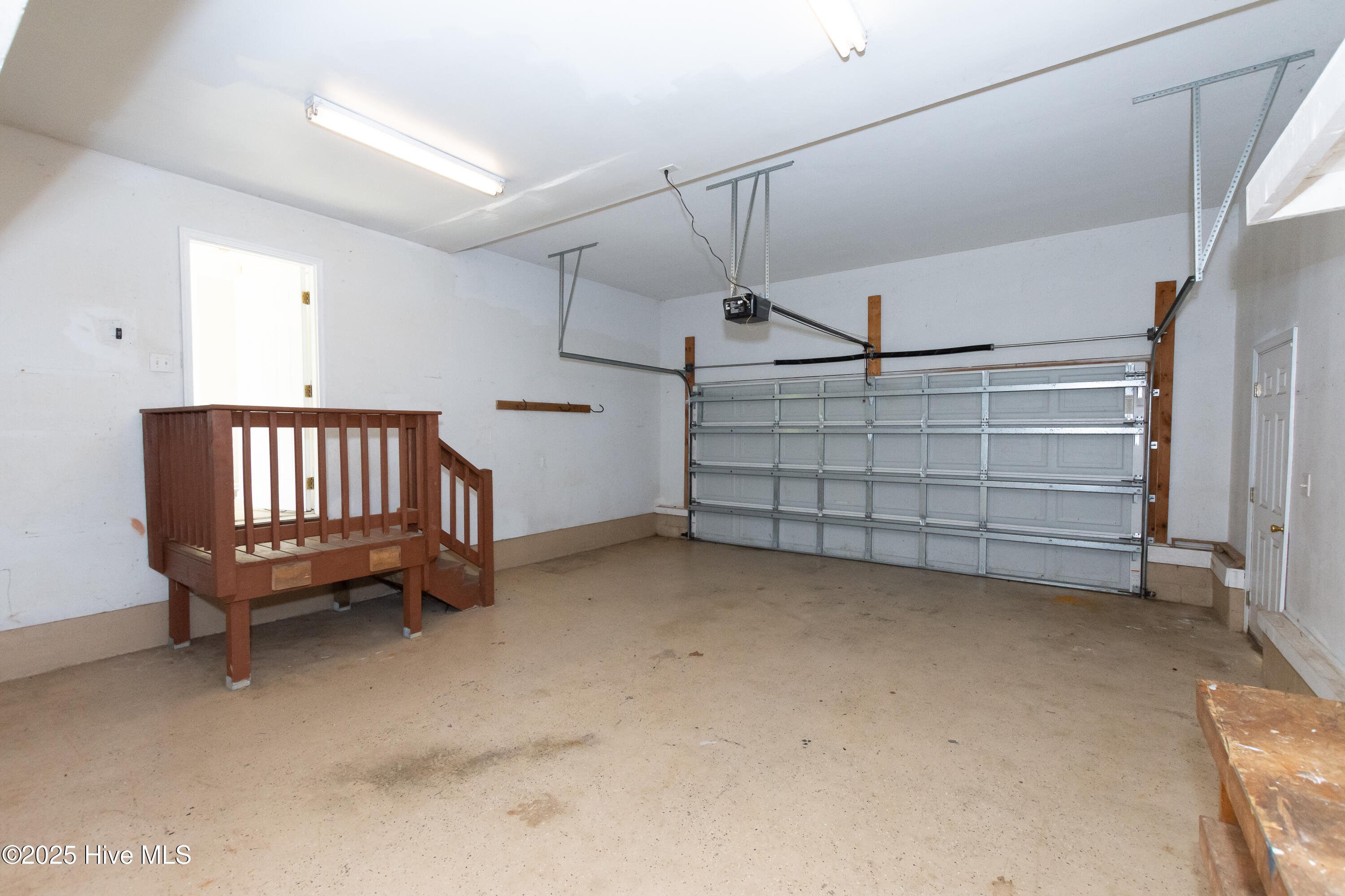 100541193 | Photo 17