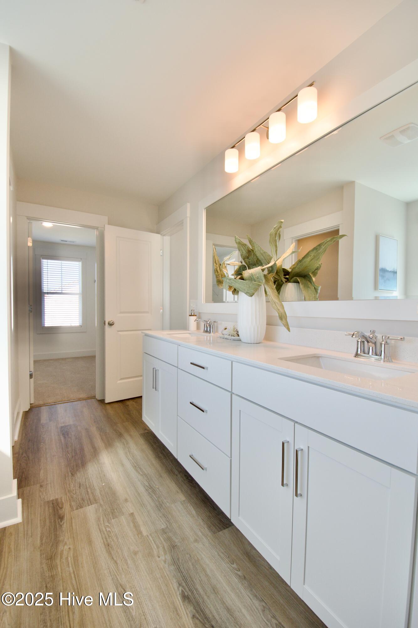 100513950 | Photo 16