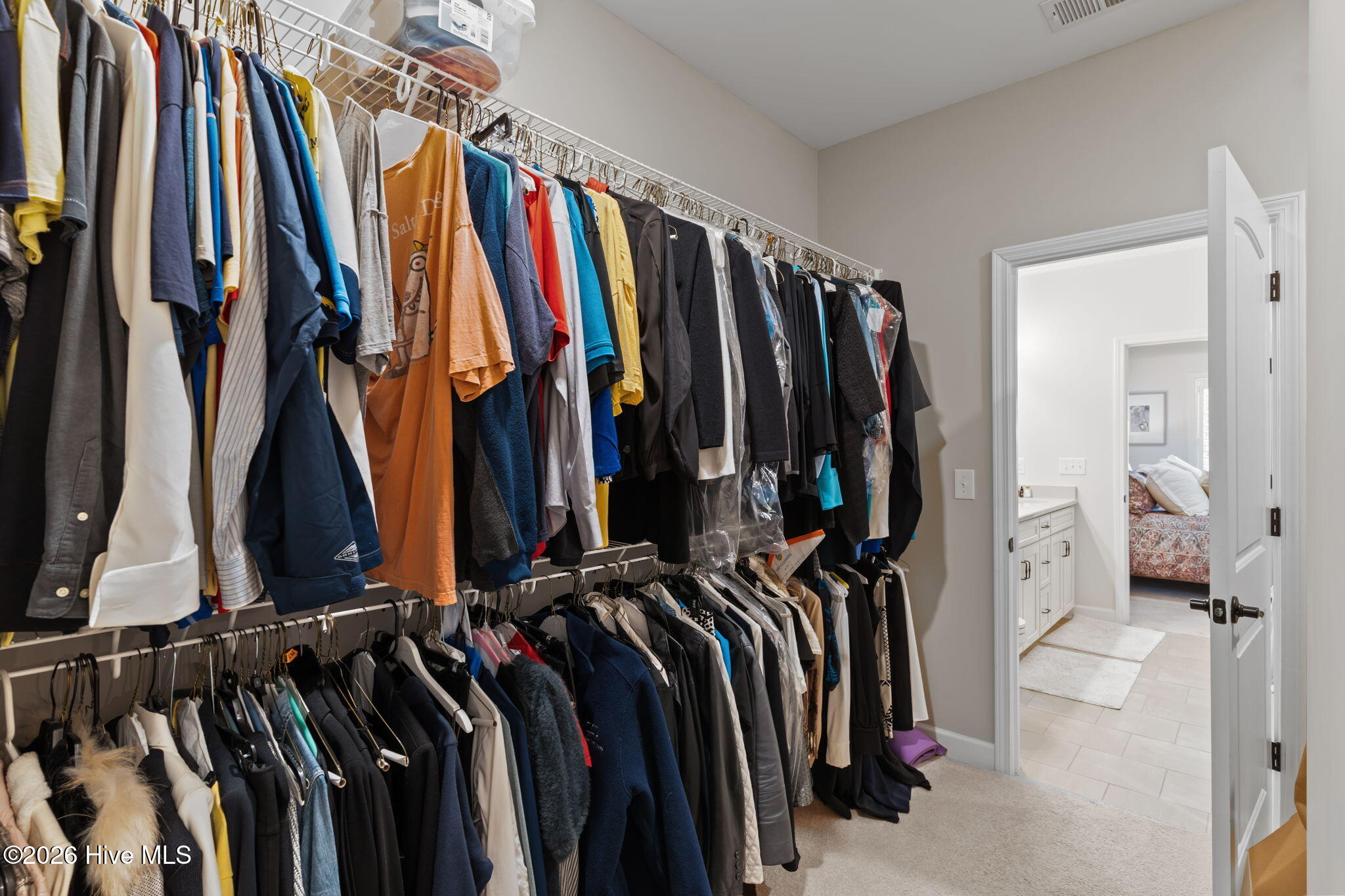 100557364 | Photo 26