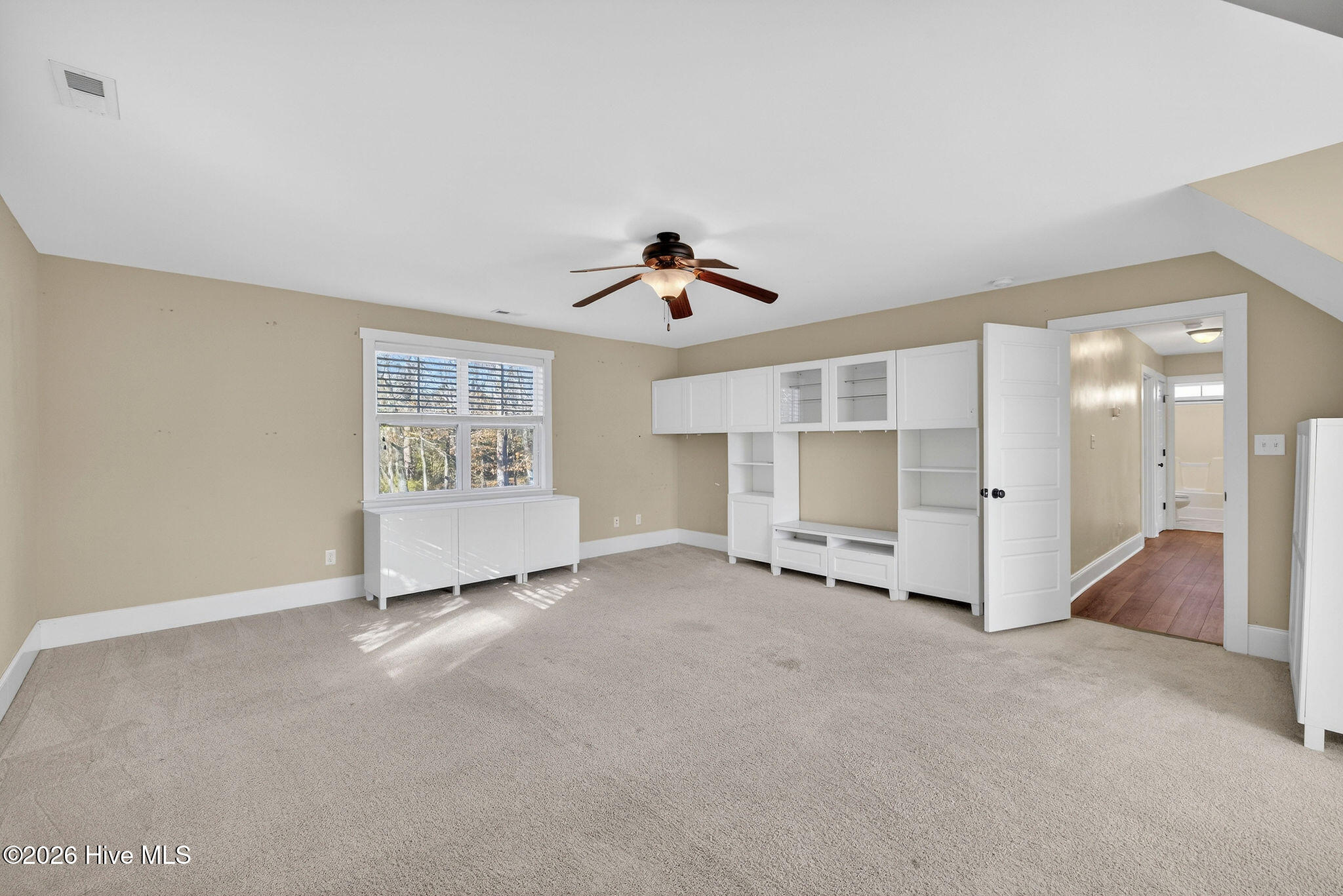 100549493 | Photo 28