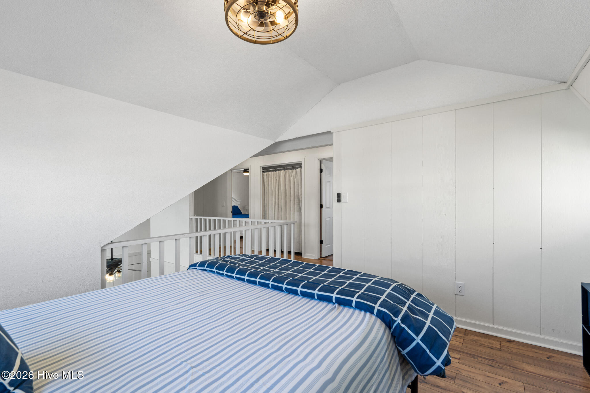 100564426 | Photo 18