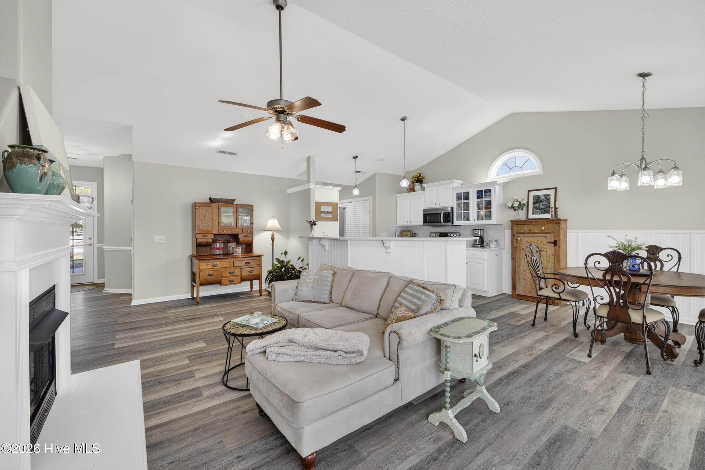 100553252 | Photo 11