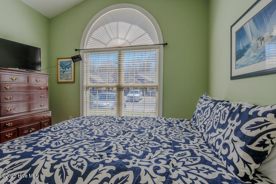 100533866 | Photo 16