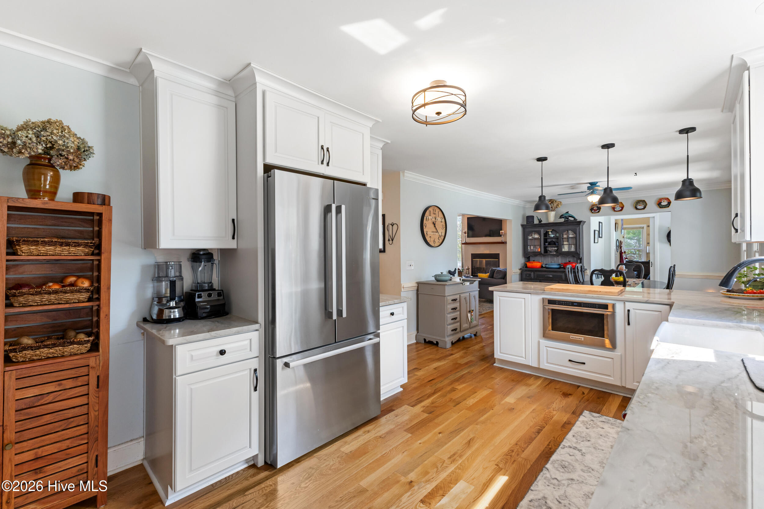 100560648 | Photo 17