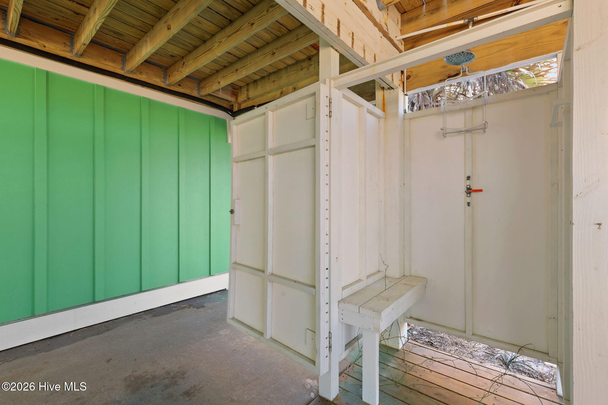 100556702 | Photo 14