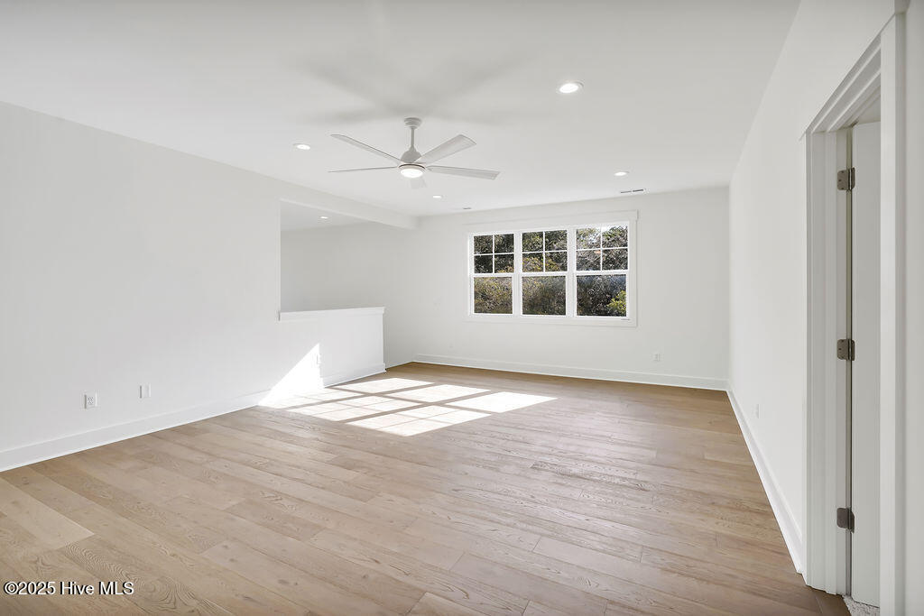 100516438 | Photo 24