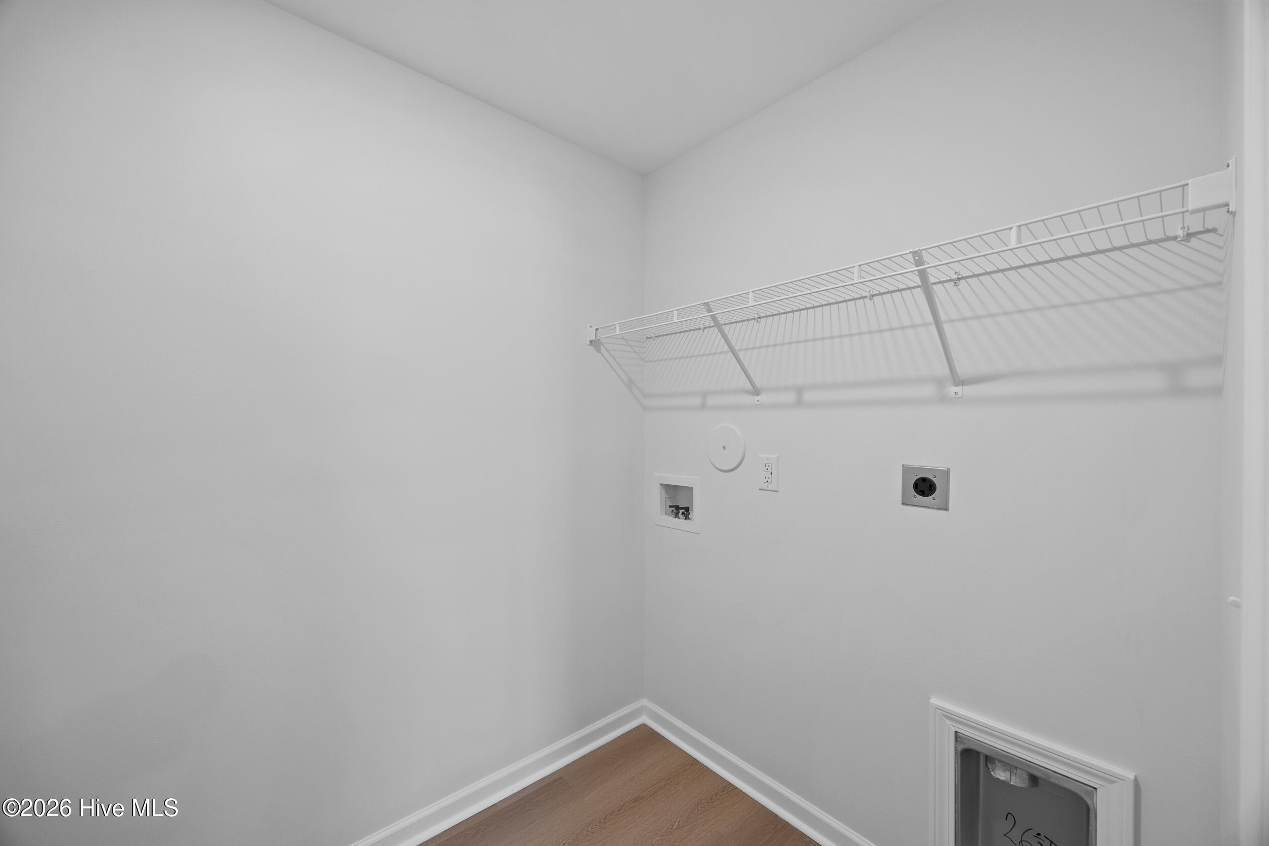 100547269 | Photo 38