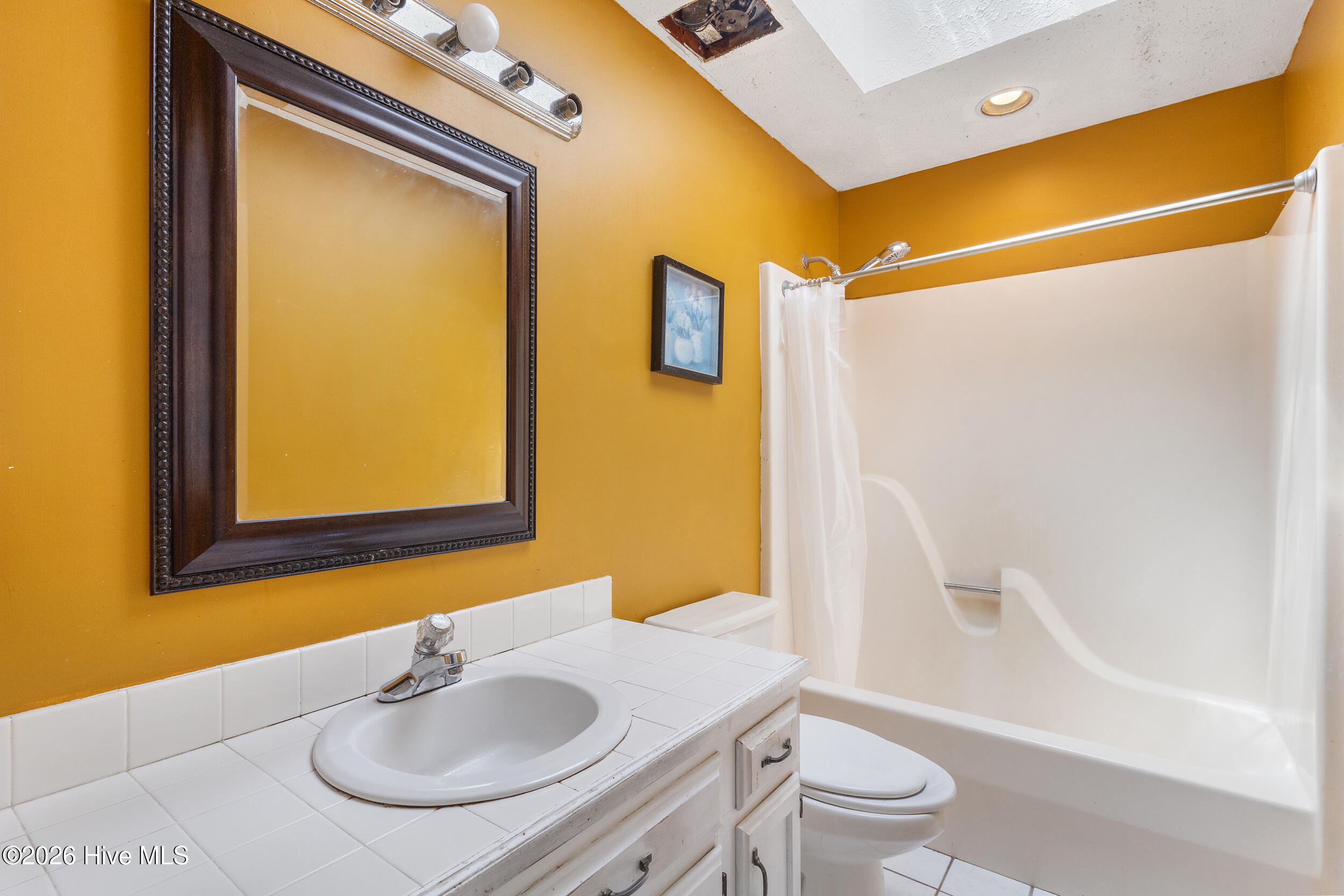 100568035 | Photo 21