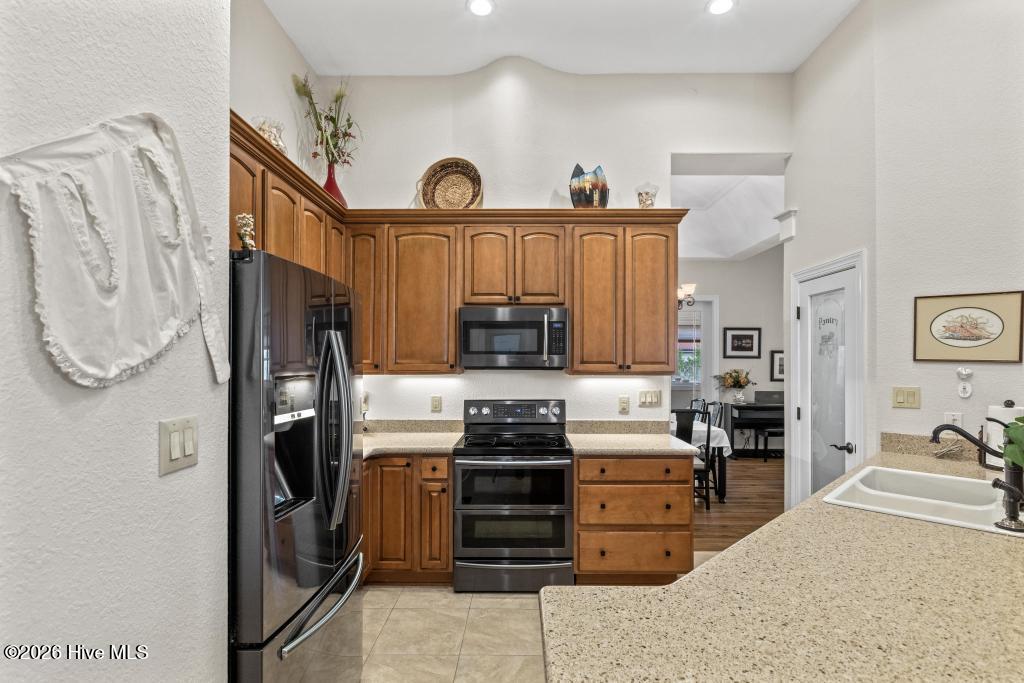 100564942 | Photo 32