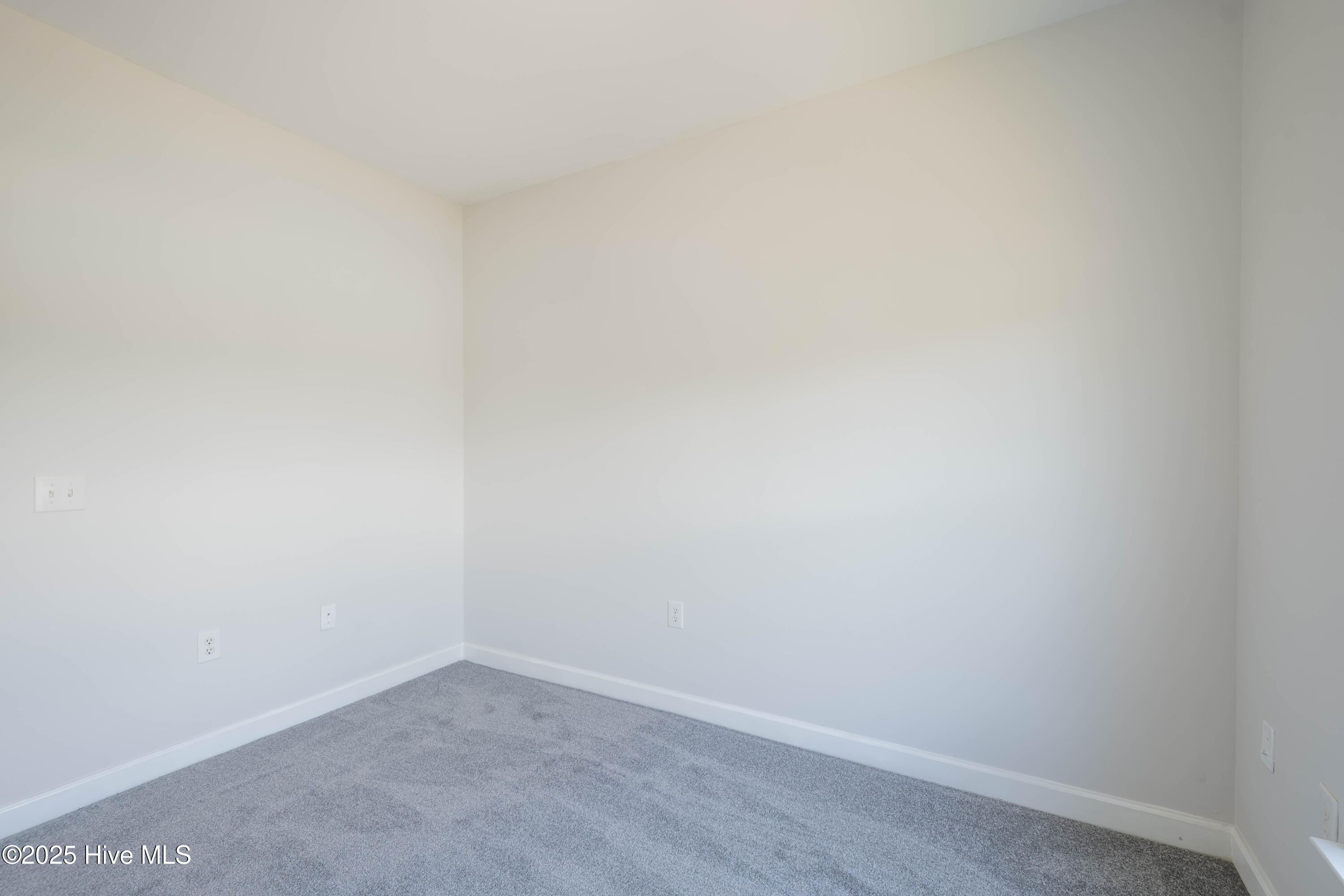 100515883 | Photo 21