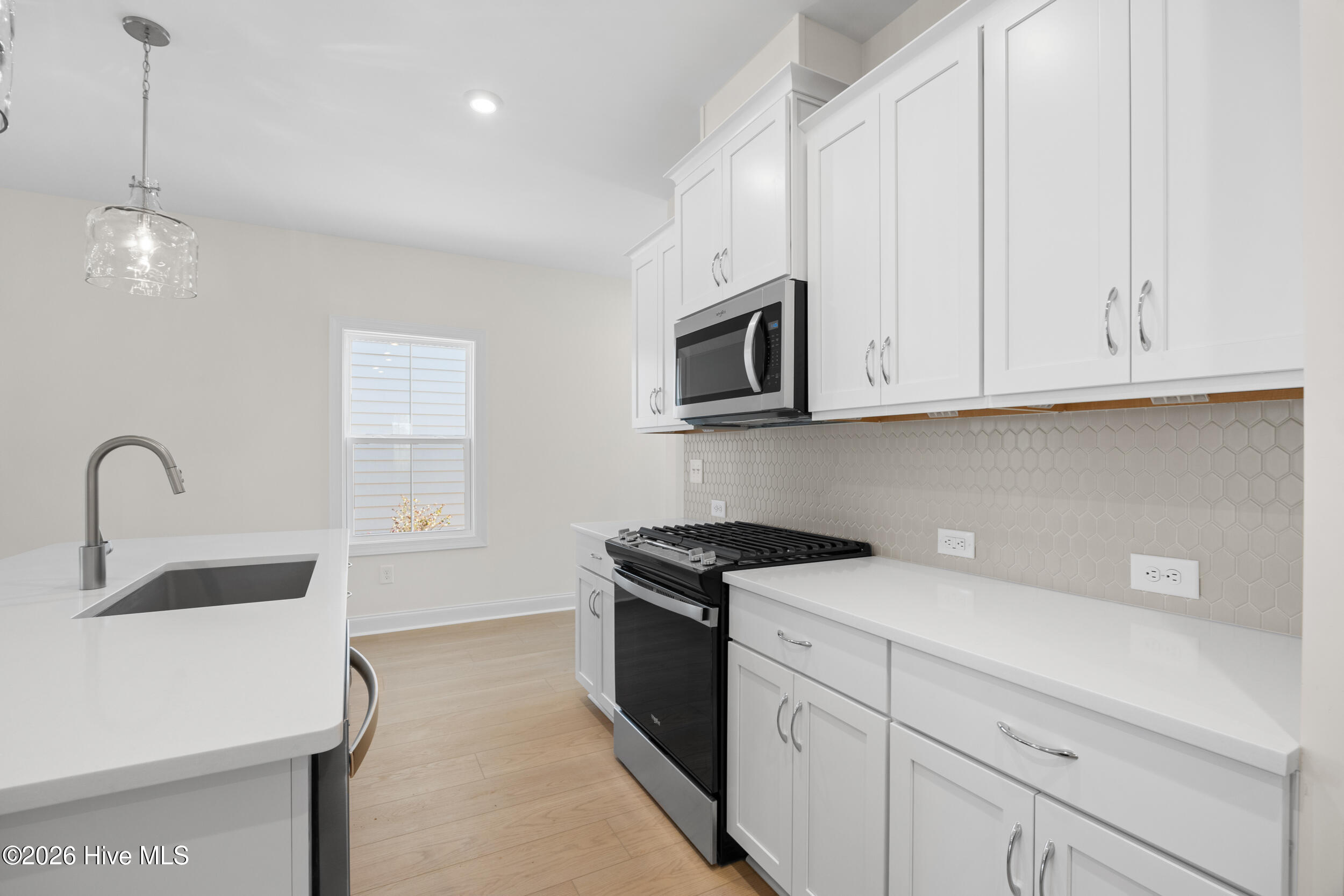 100539841 | Photo 13