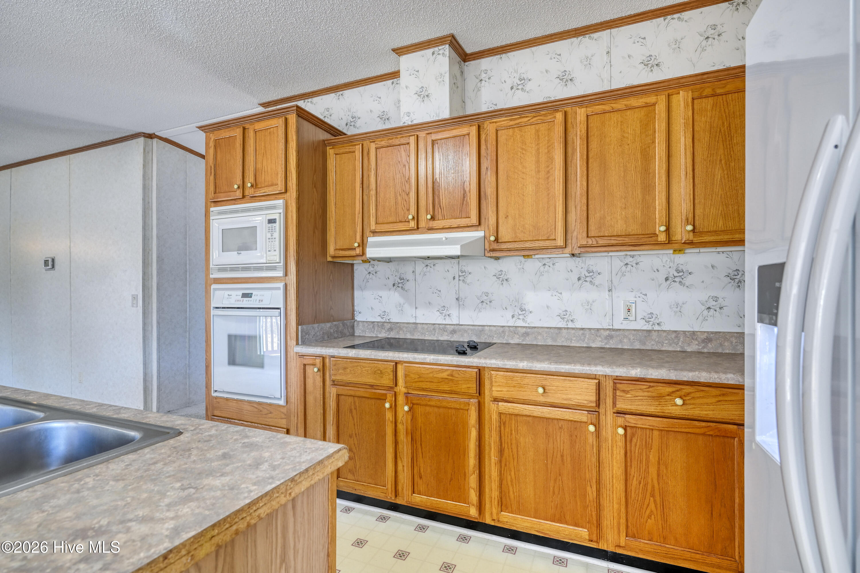 100557580 | Photo 15