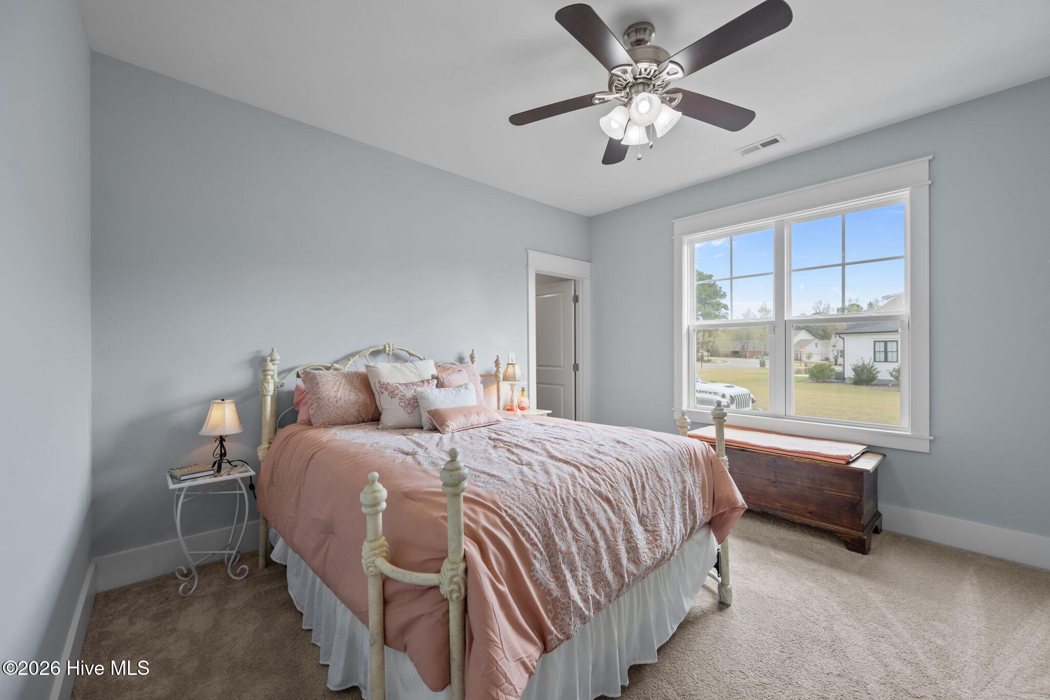 100562487 | Photo 32