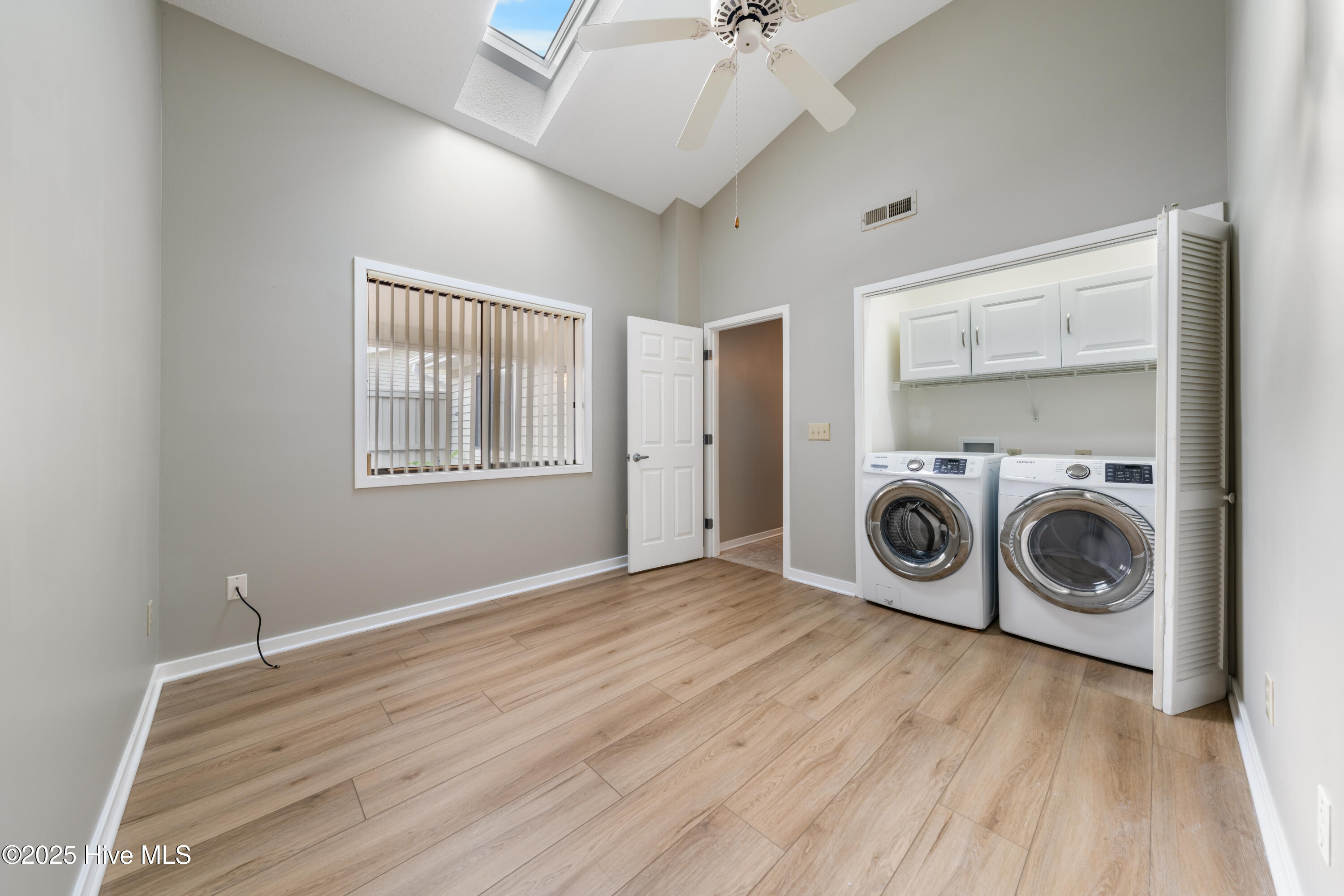 100543357 | Photo 17