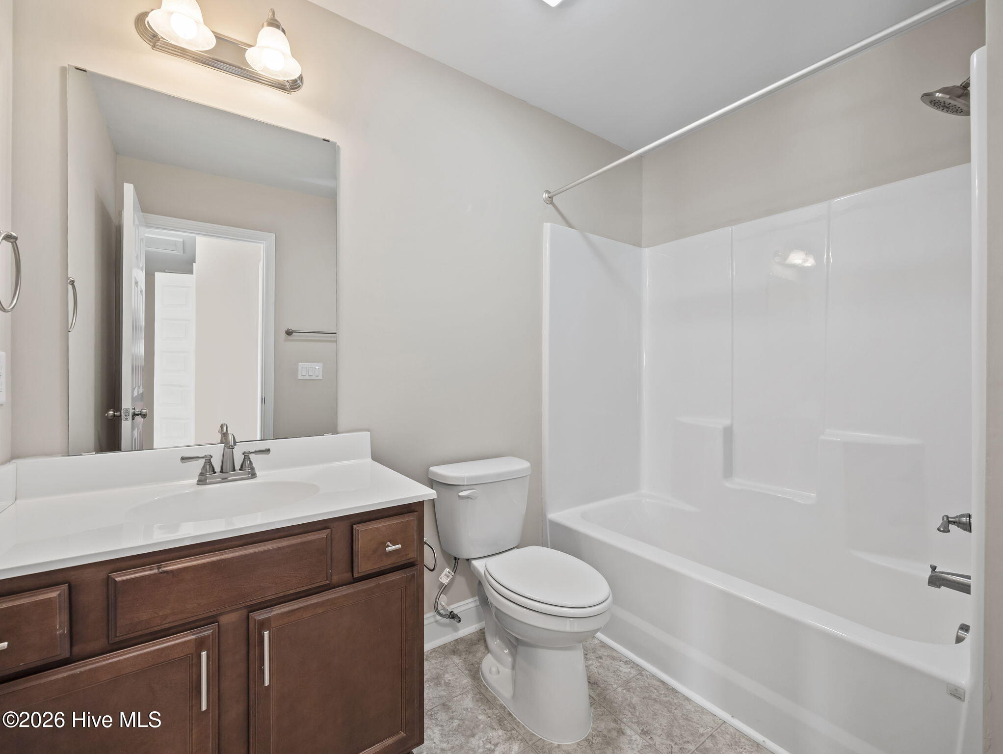 100565324 | Photo 23