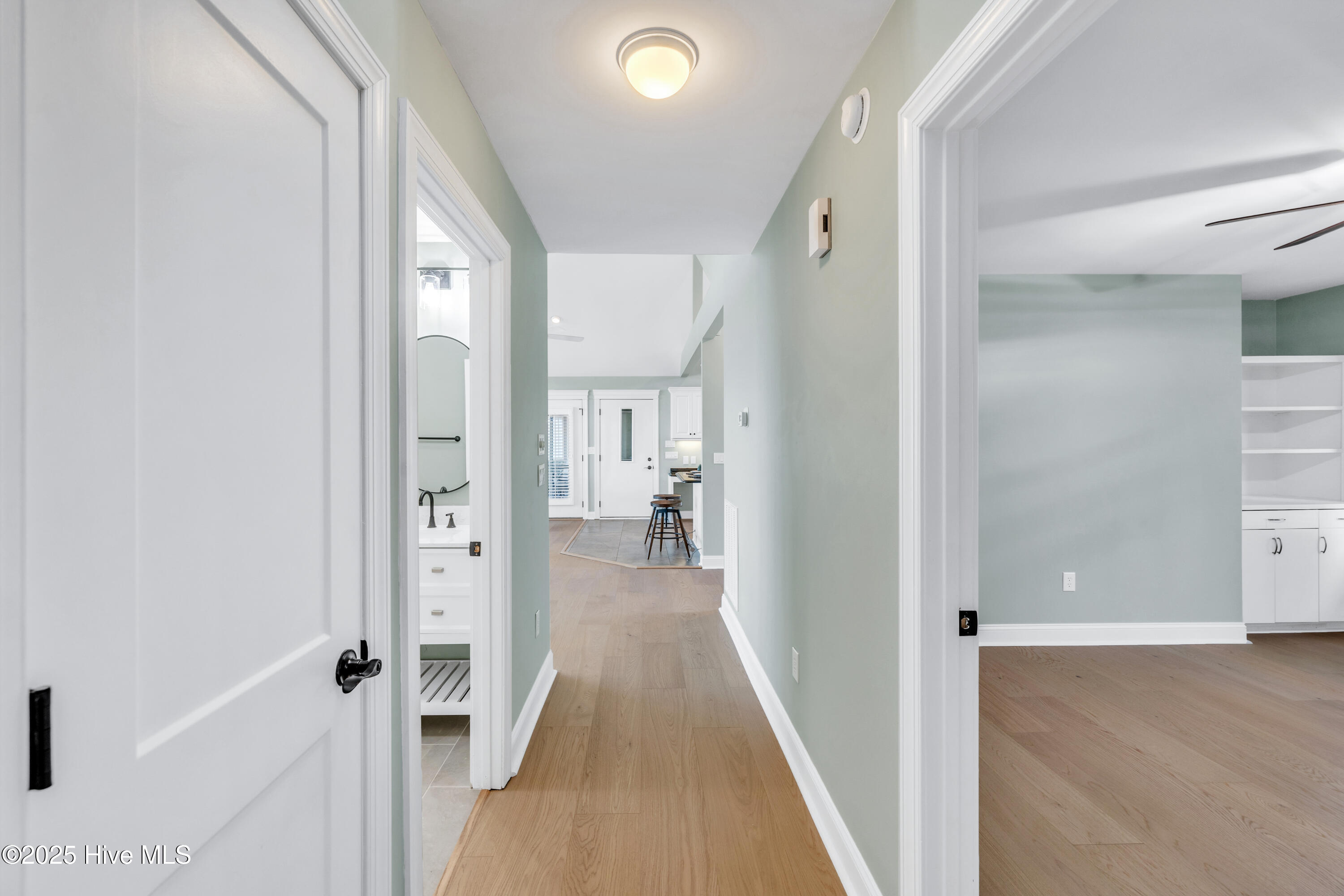 100545827 | Photo 15