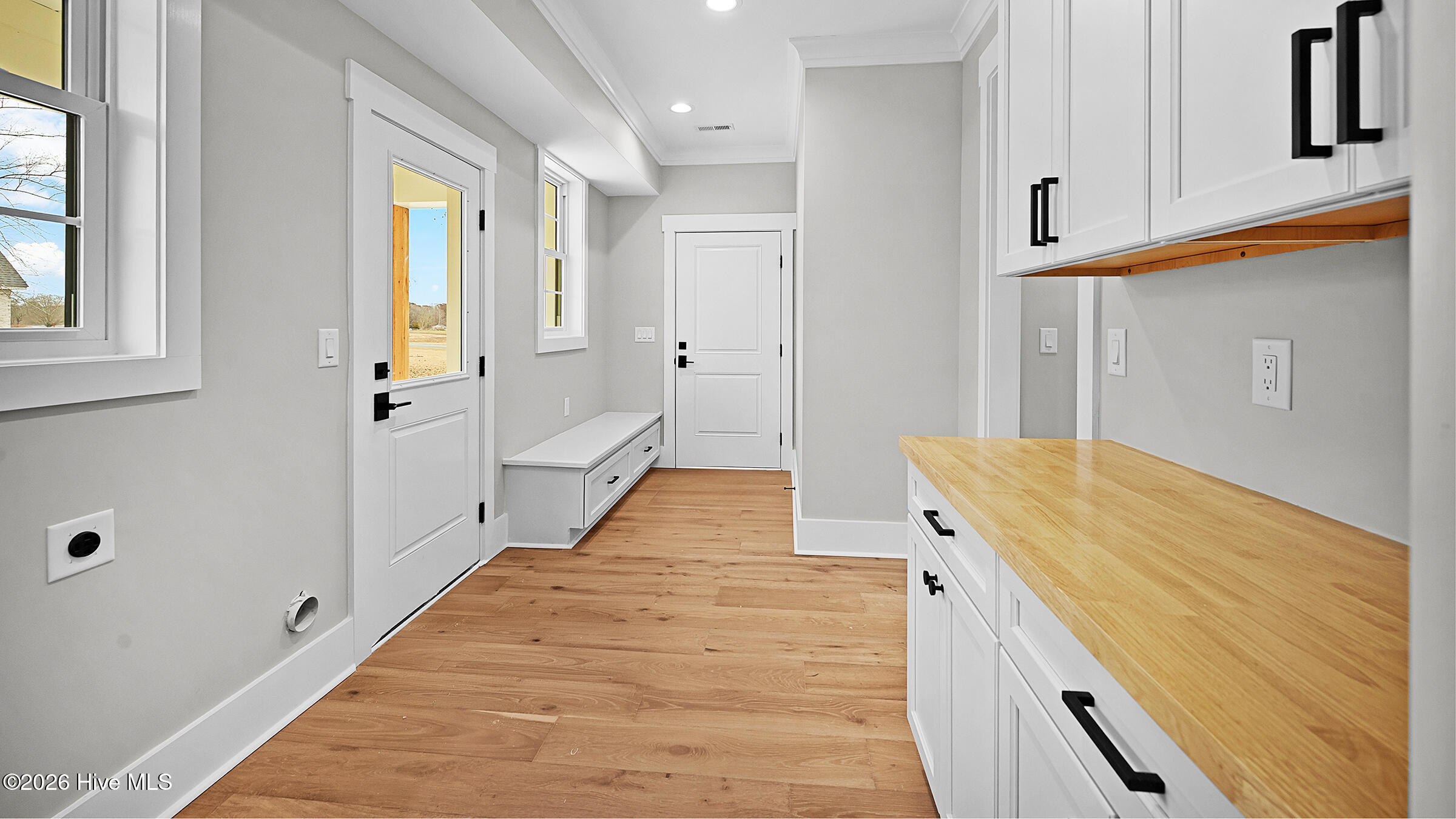 2827 Landing Circle-36