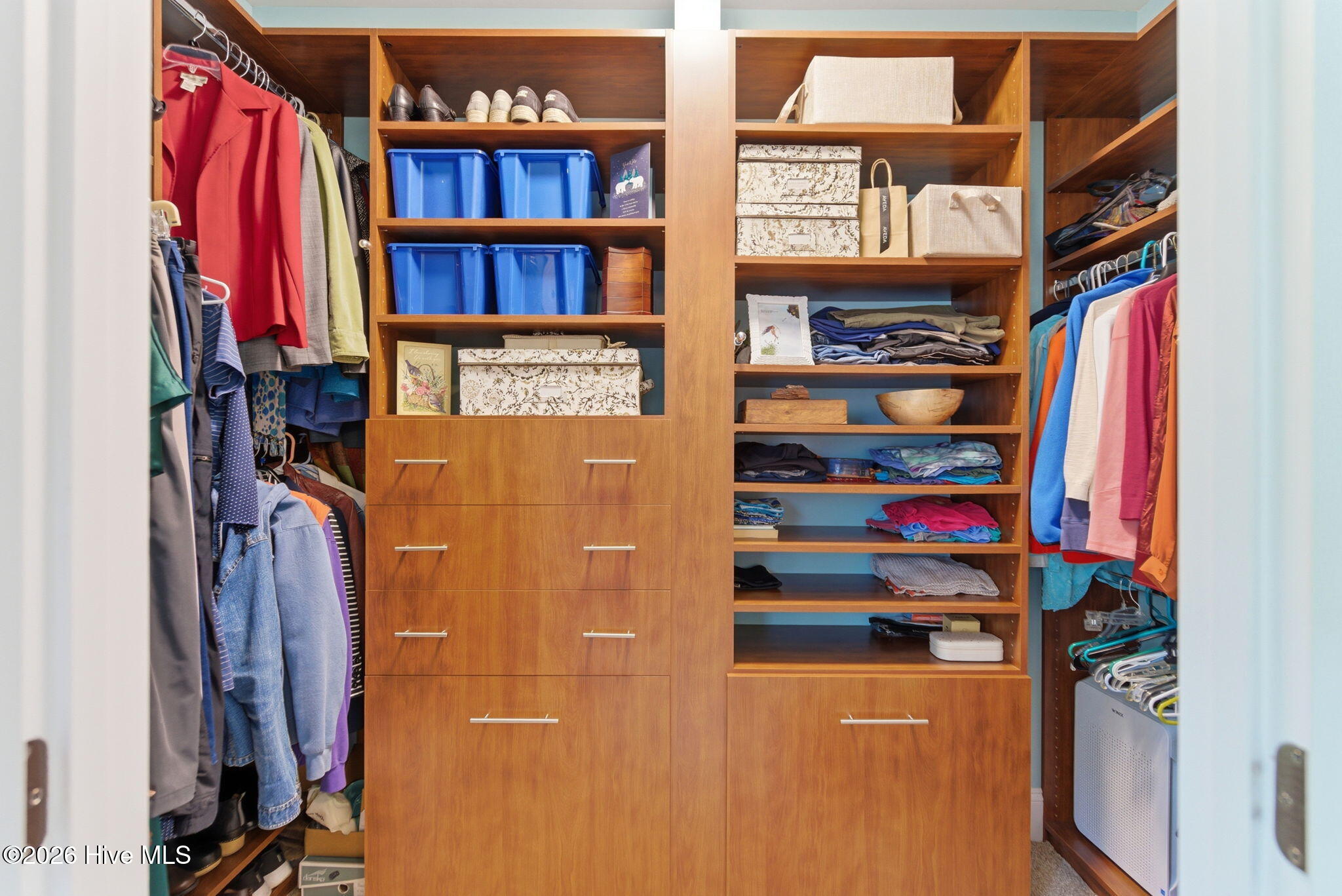 100569410 | Photo 23