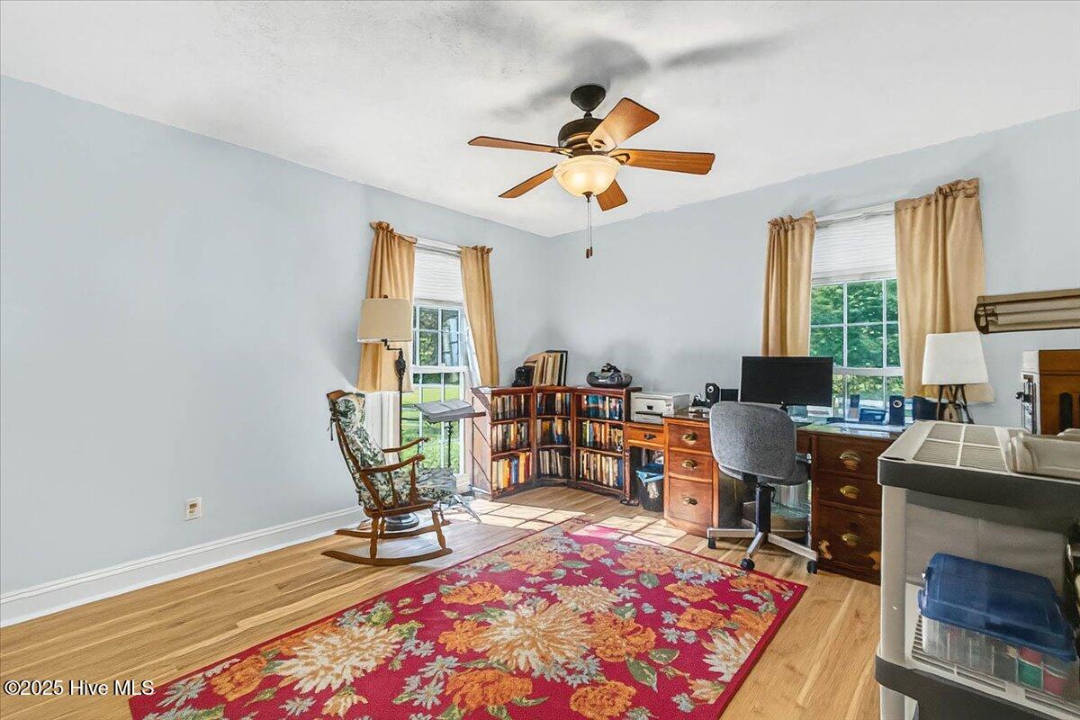 100533045 | Photo 23