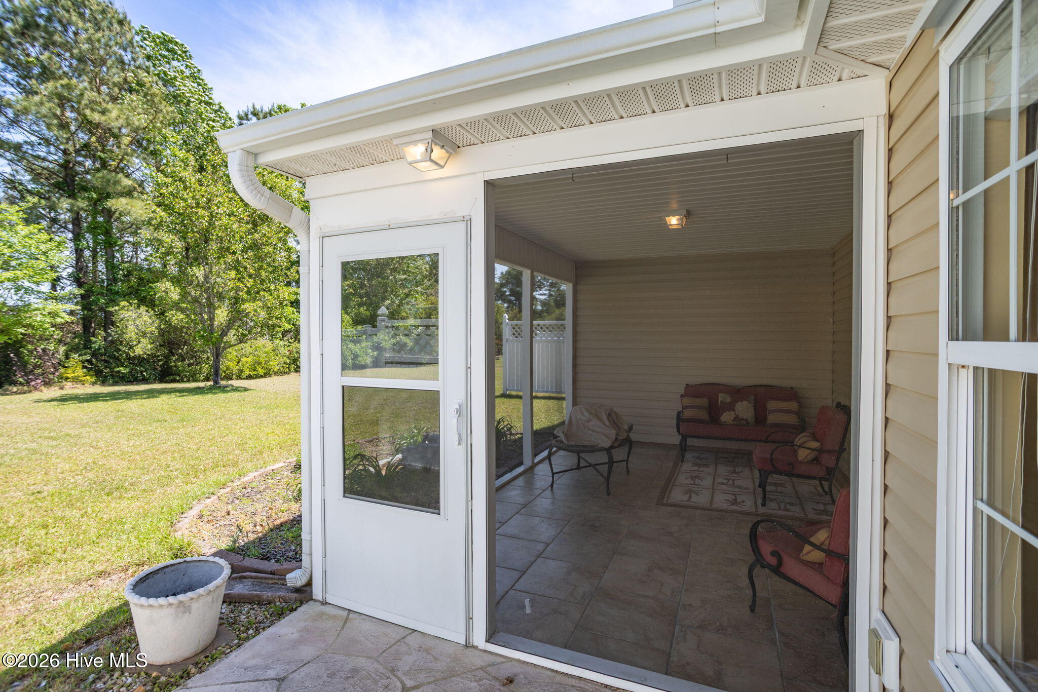 100569453 | Photo 26