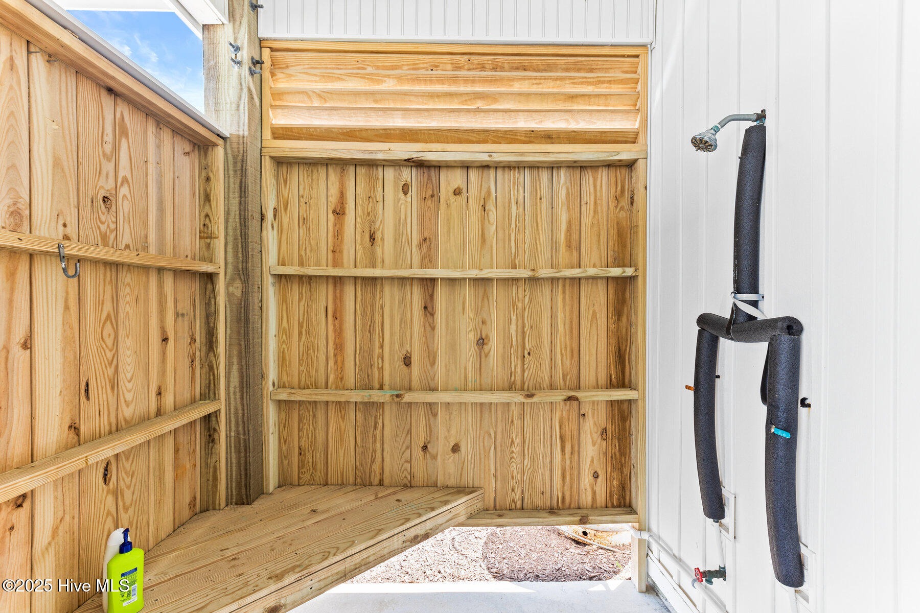 100518577 | Photo 40