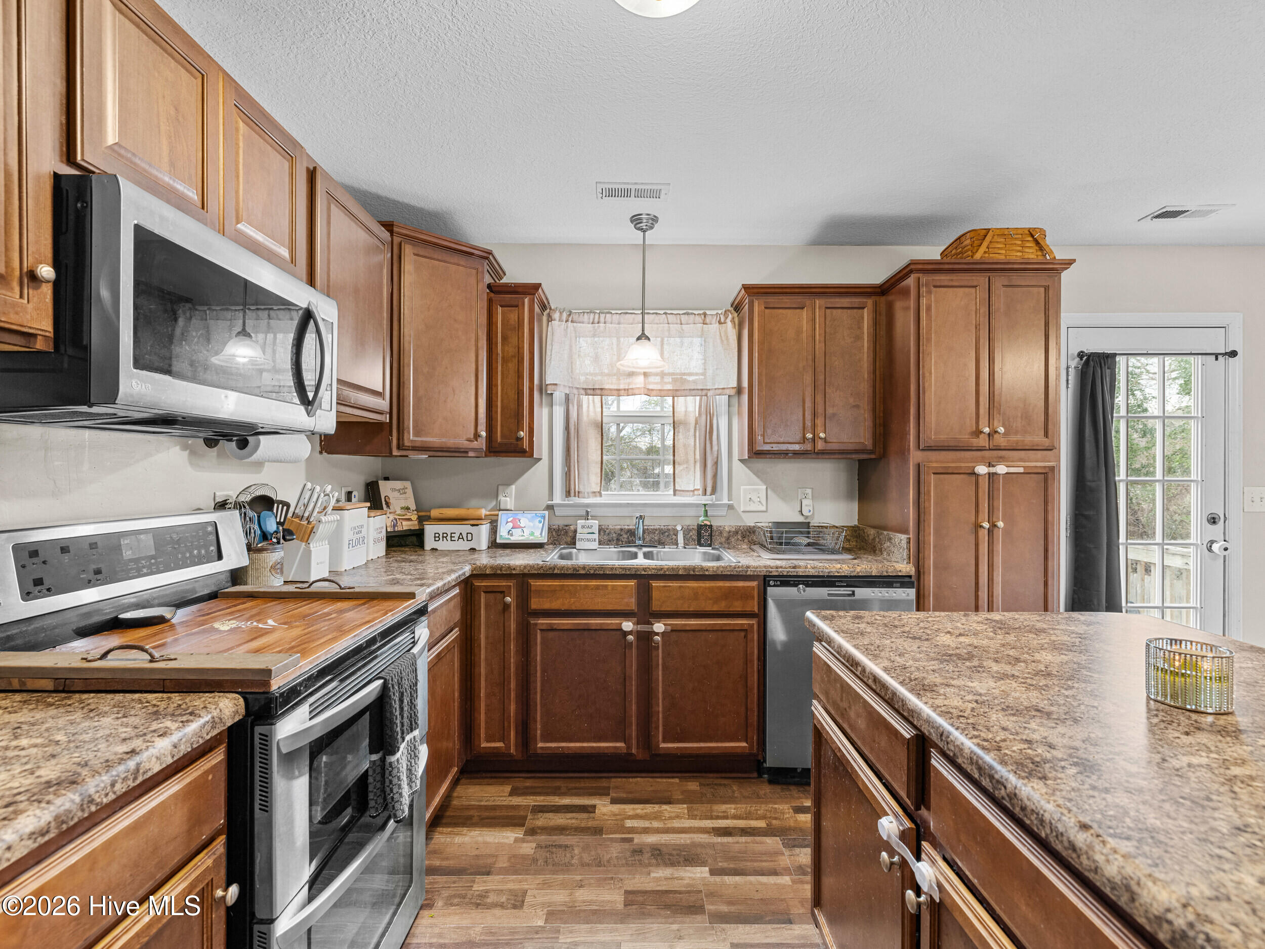 100558064 | Photo 17