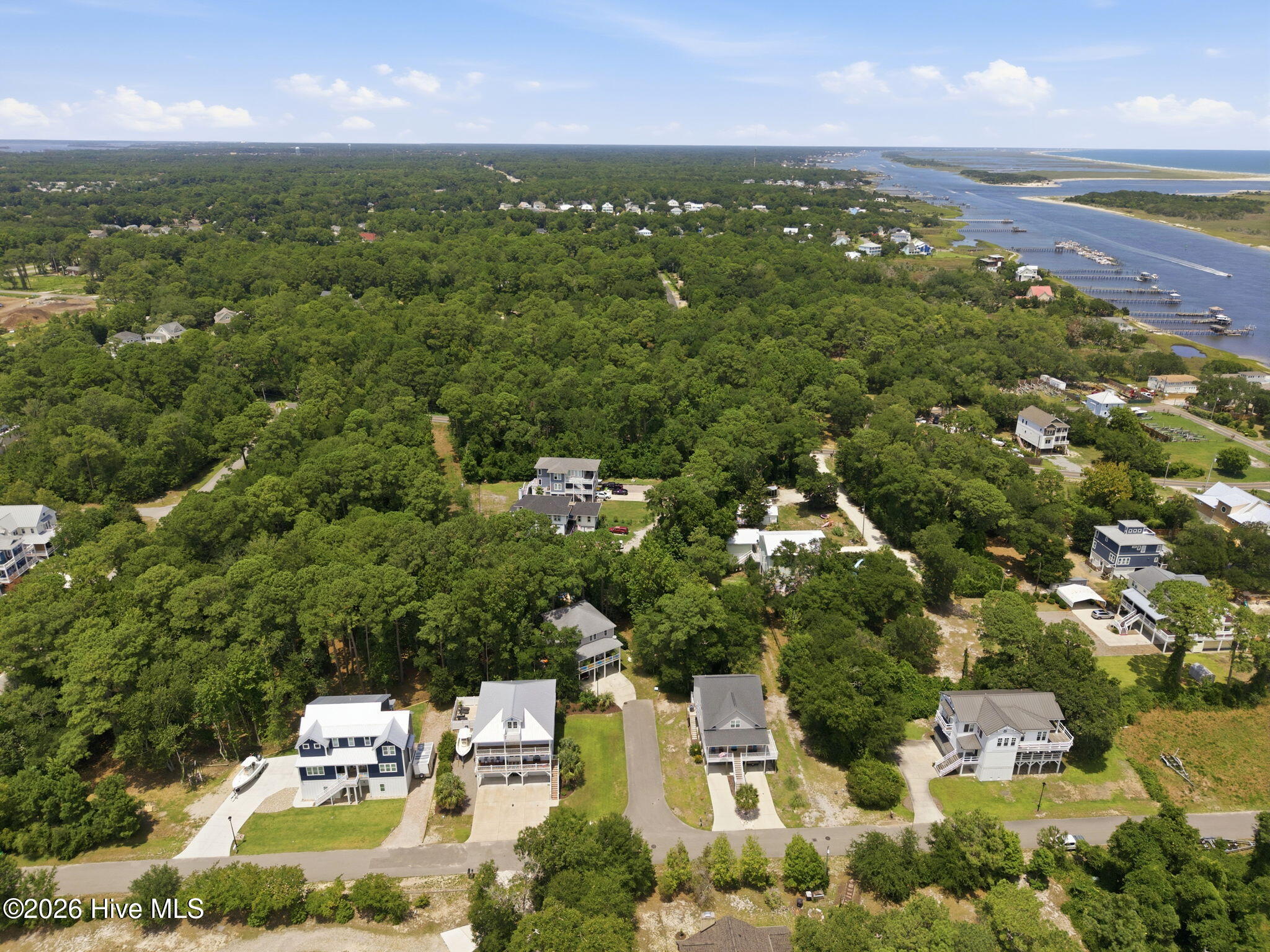 100591156 | Photo 11