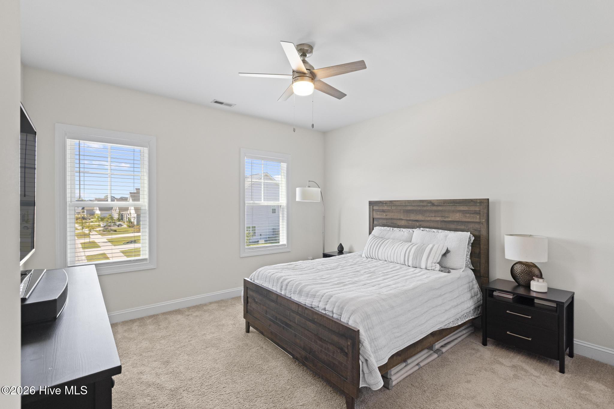 100549977 | Photo 41