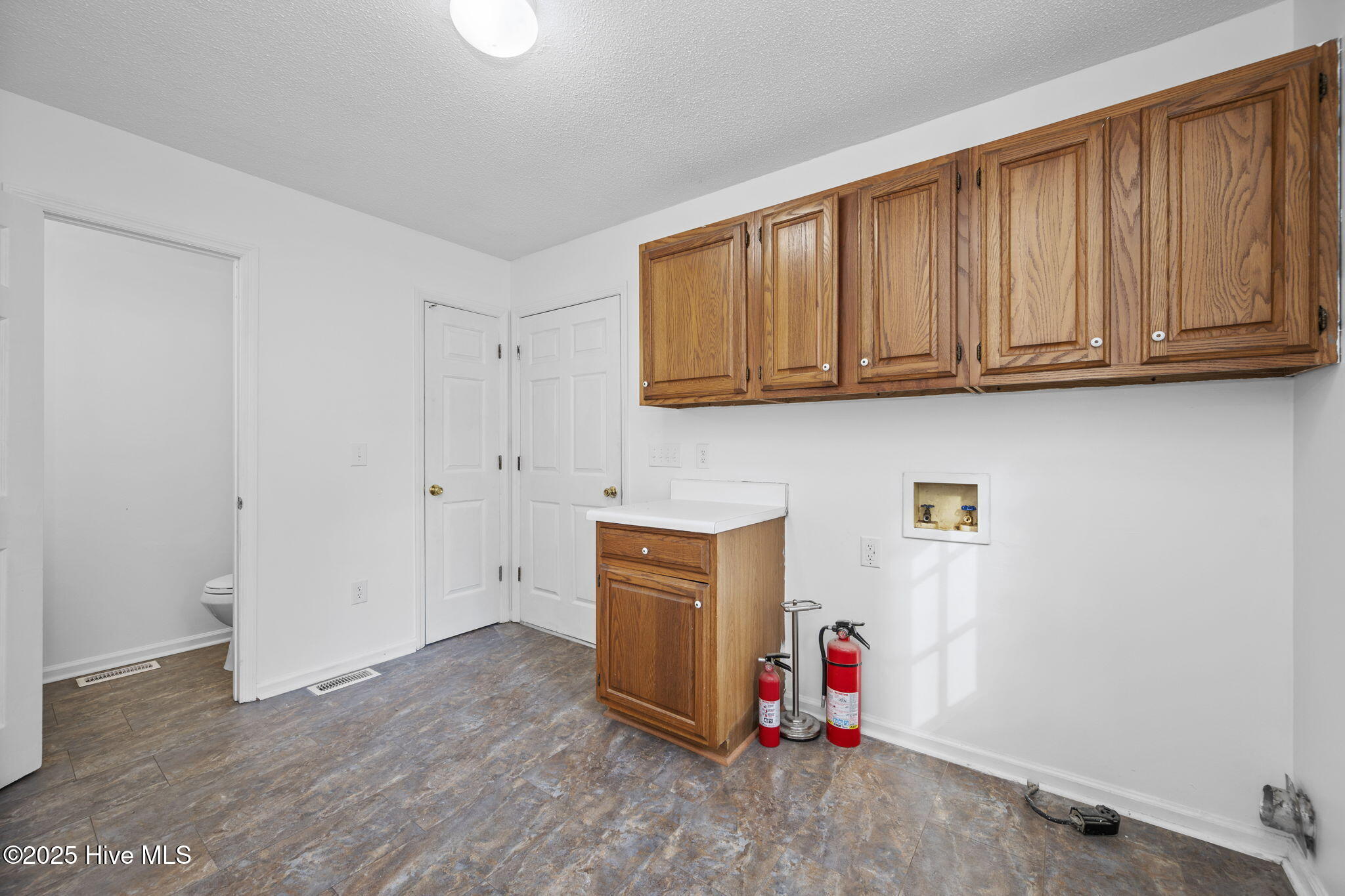 100545145 | Photo 51