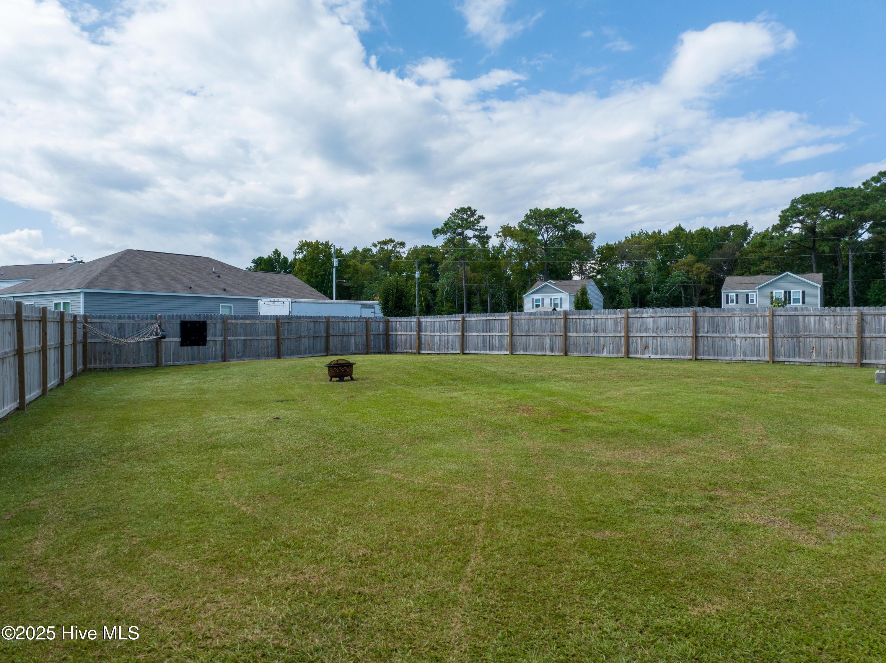 402 Saxby - Exterior_3